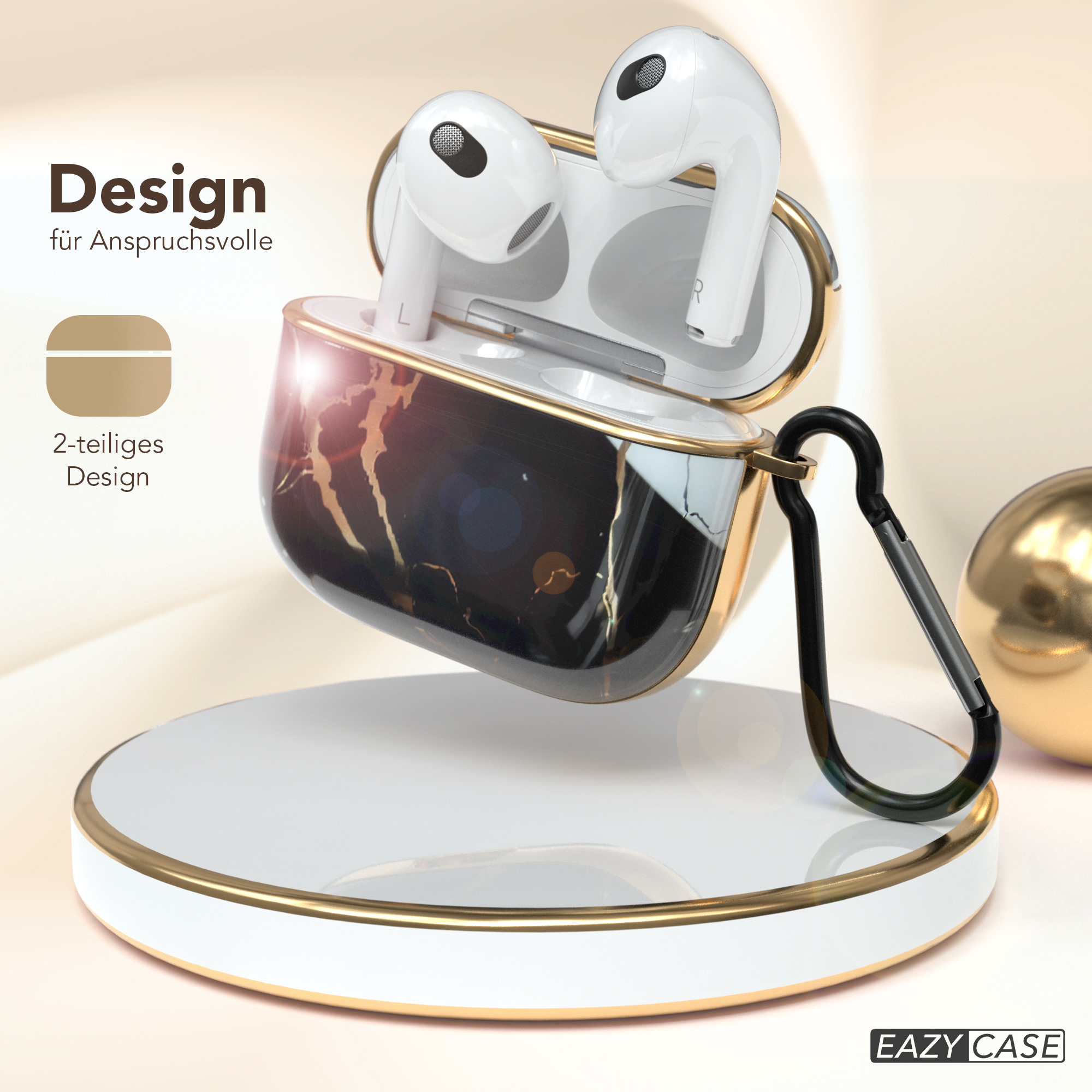 AirPods in einem Marmor-Muster-Case, offen, auf einem weißen Ständer mit Goldrand und einer goldenen Kugel.