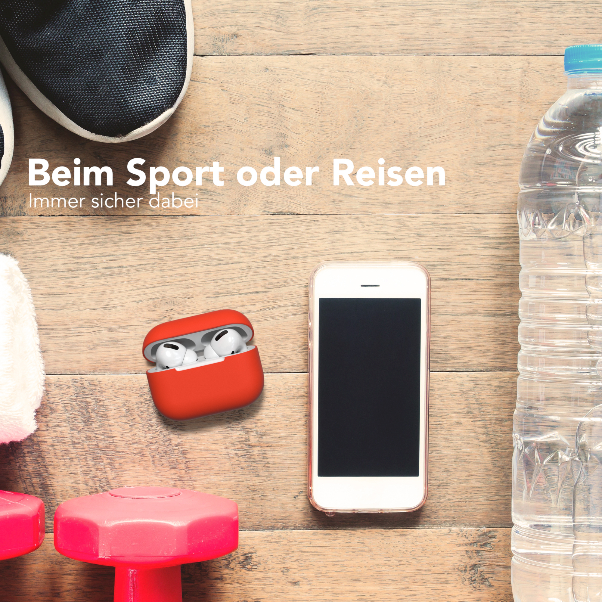 Holztisch mit Schuhen, Wasserflasche, Telefon, AirPods-Hülle und Gewichten.