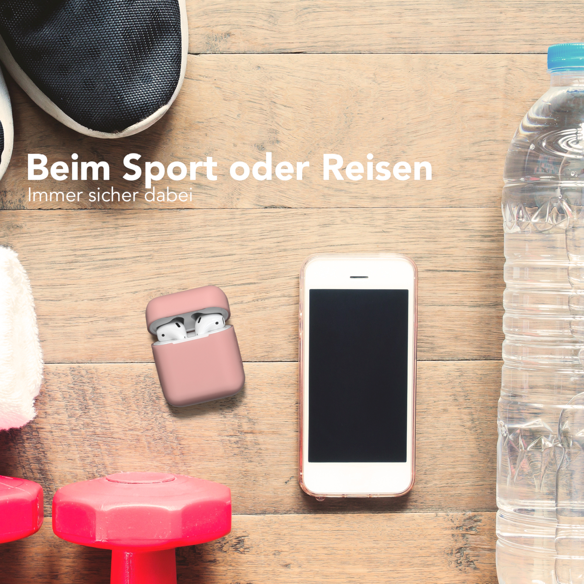 Bild zeigt Telefon, Airpods in rosa Hülle, Hantel und Wasserflasche auf Holzoberfläche.