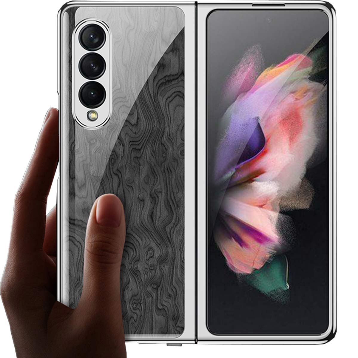 Eine Hand, die ein Handy mit Holzmaserung hält.