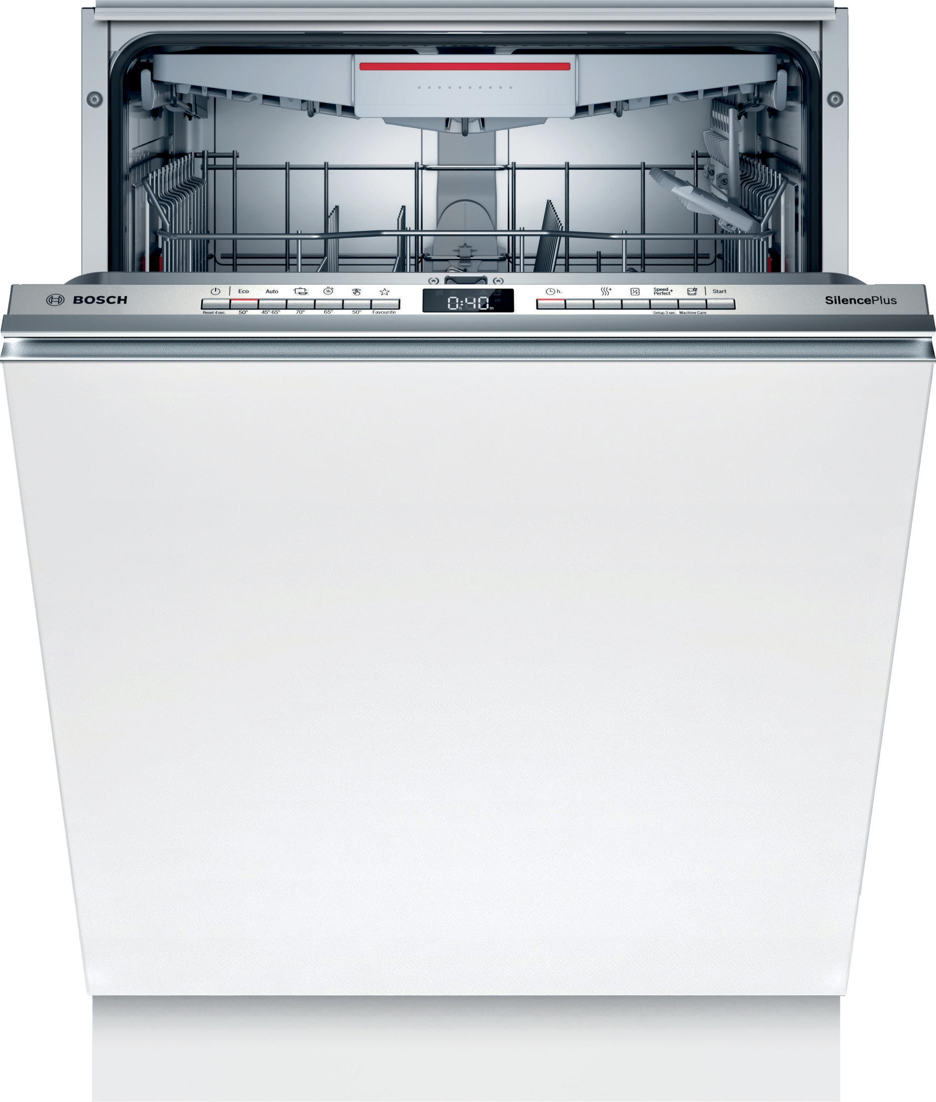 Witte Bosch SilencePlus vaatwasser met open deur. Binnenkant met vaat. Display toont tijd. Wit.