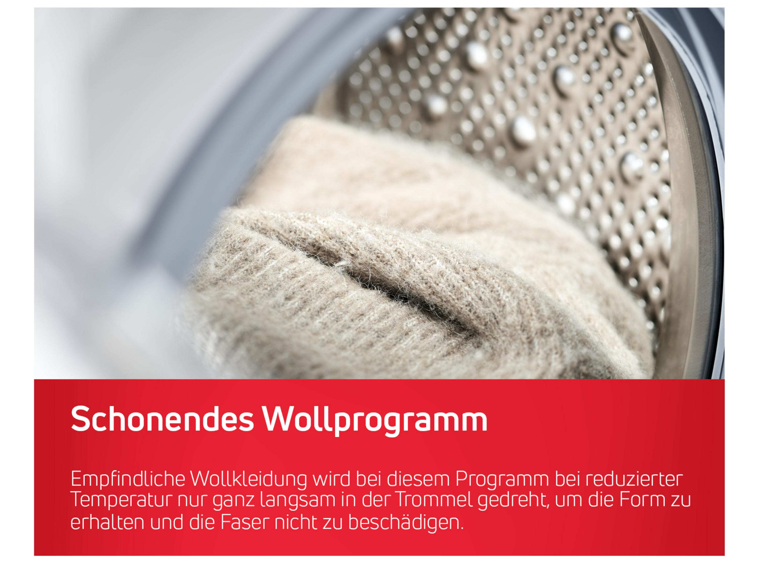 Wnętrze pralki z ubraniami, tekst o programie do wełny.