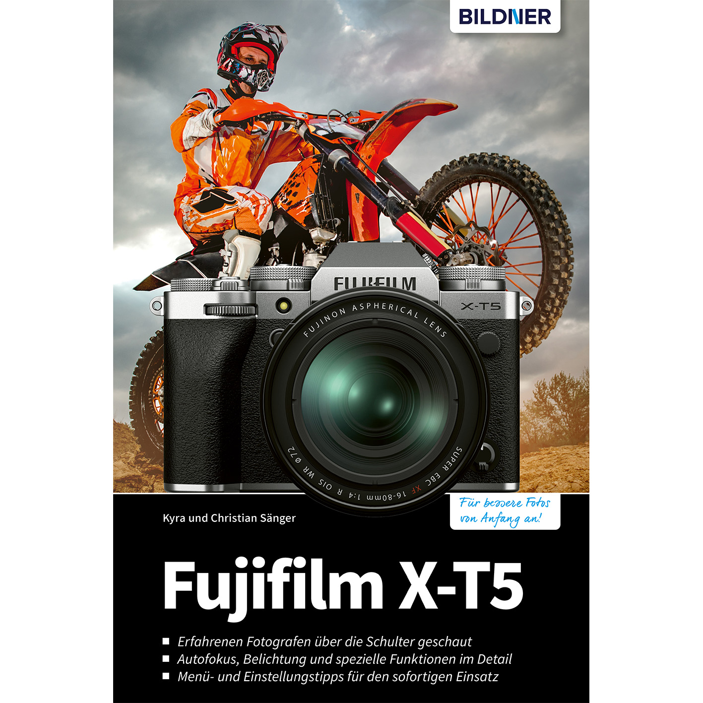 Buchcover mit Kamera, Motorrad und einer Person in orangefarbener Ausrüstung. Titel ist Fujifilm X-T5.