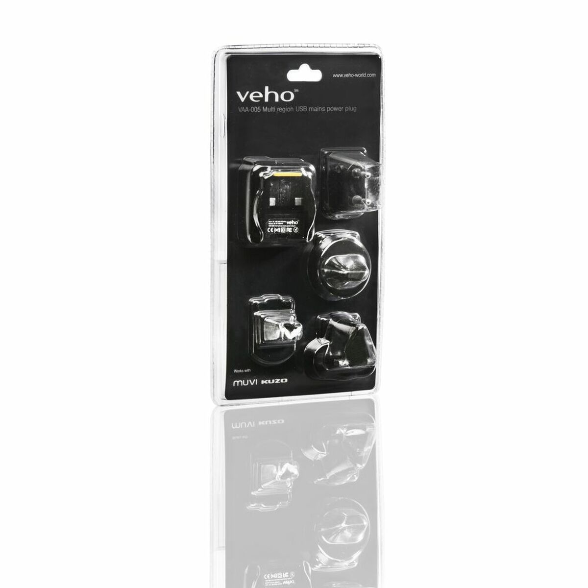 Un embalaje de plástico blanco y negro con múltiples adaptadores USB. Dice 'veho' y 'www.veho-world.com'.