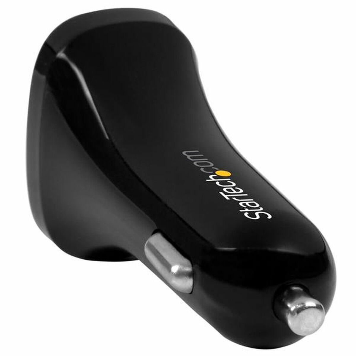 Cargador de coche negro con el logotipo de Startech.com. Tiene un botón plateado en el lateral.