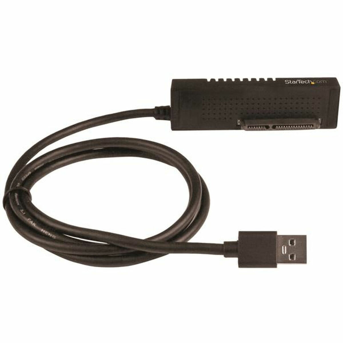 Cable USB negro con un conector. Un cable negro con un conector rectangular sobre fondo blanco.