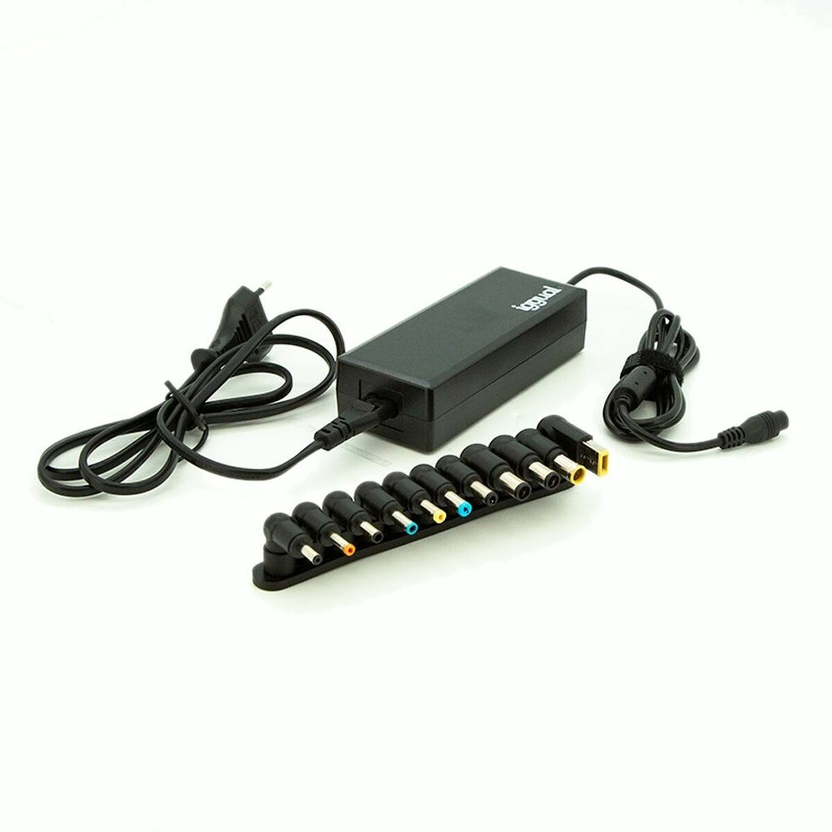 Adaptador de corriente negro con múltiples puntas conectoras.