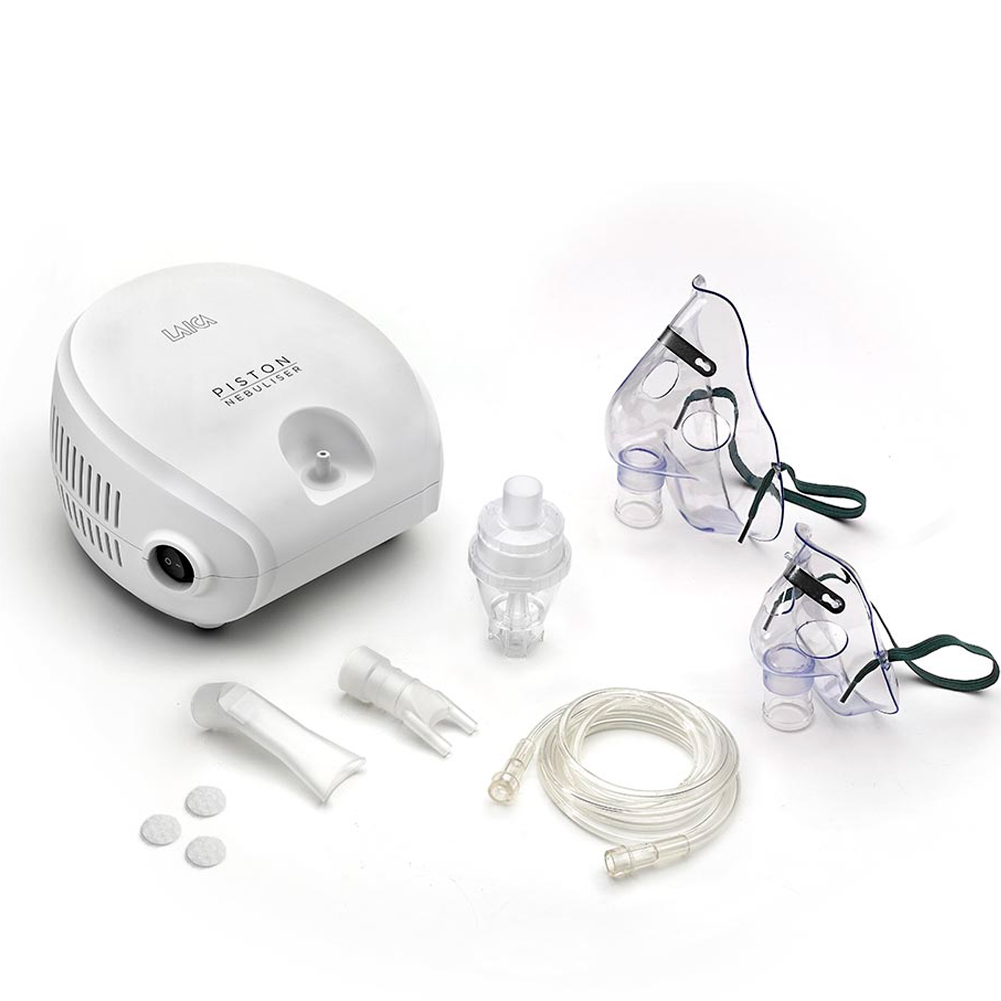 Nebulizator i akcesoria: maski, ustnik, rurki i filtry. Białe tło.