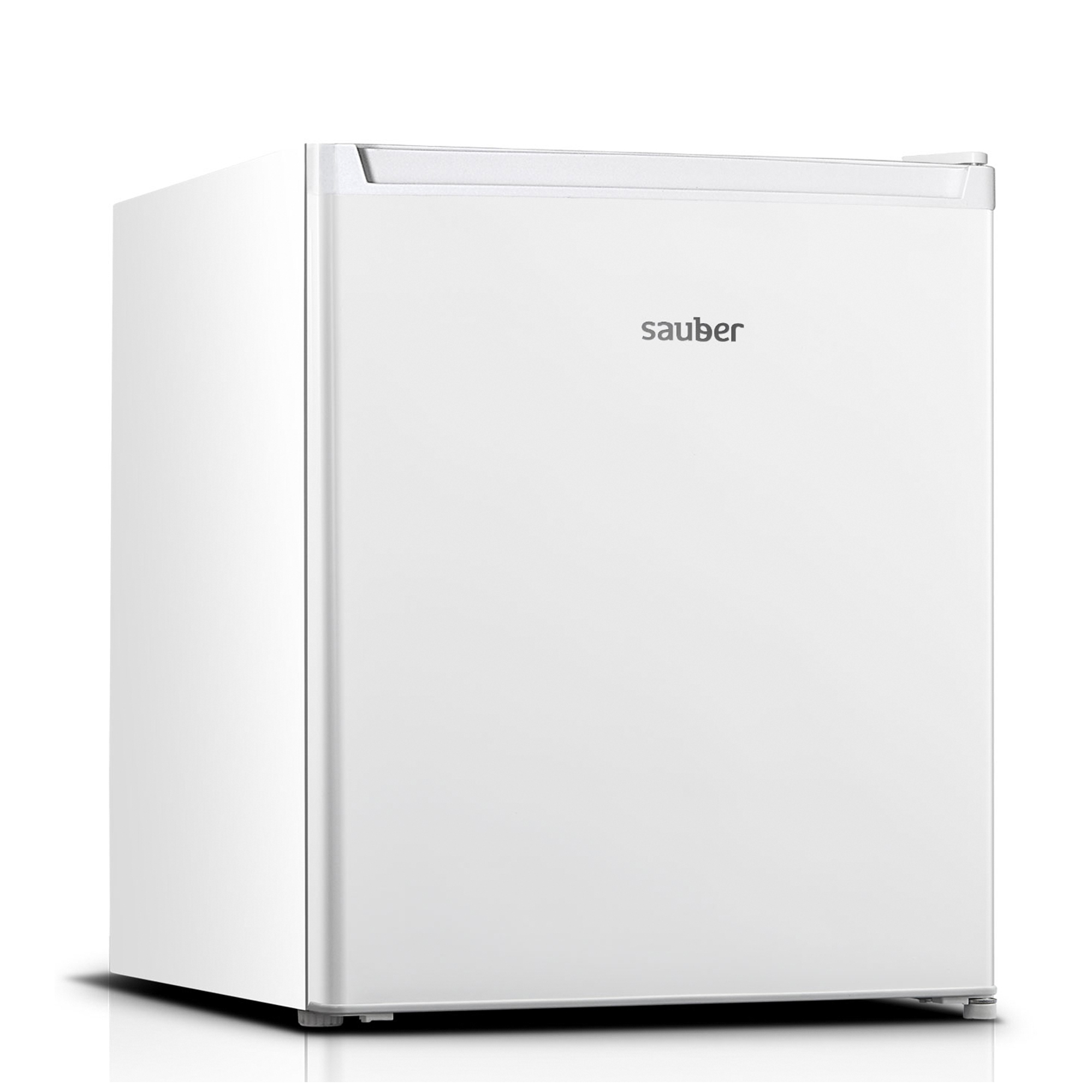Min nevera Sauber blanca. Diseño simple, electrodoméstico independiente.