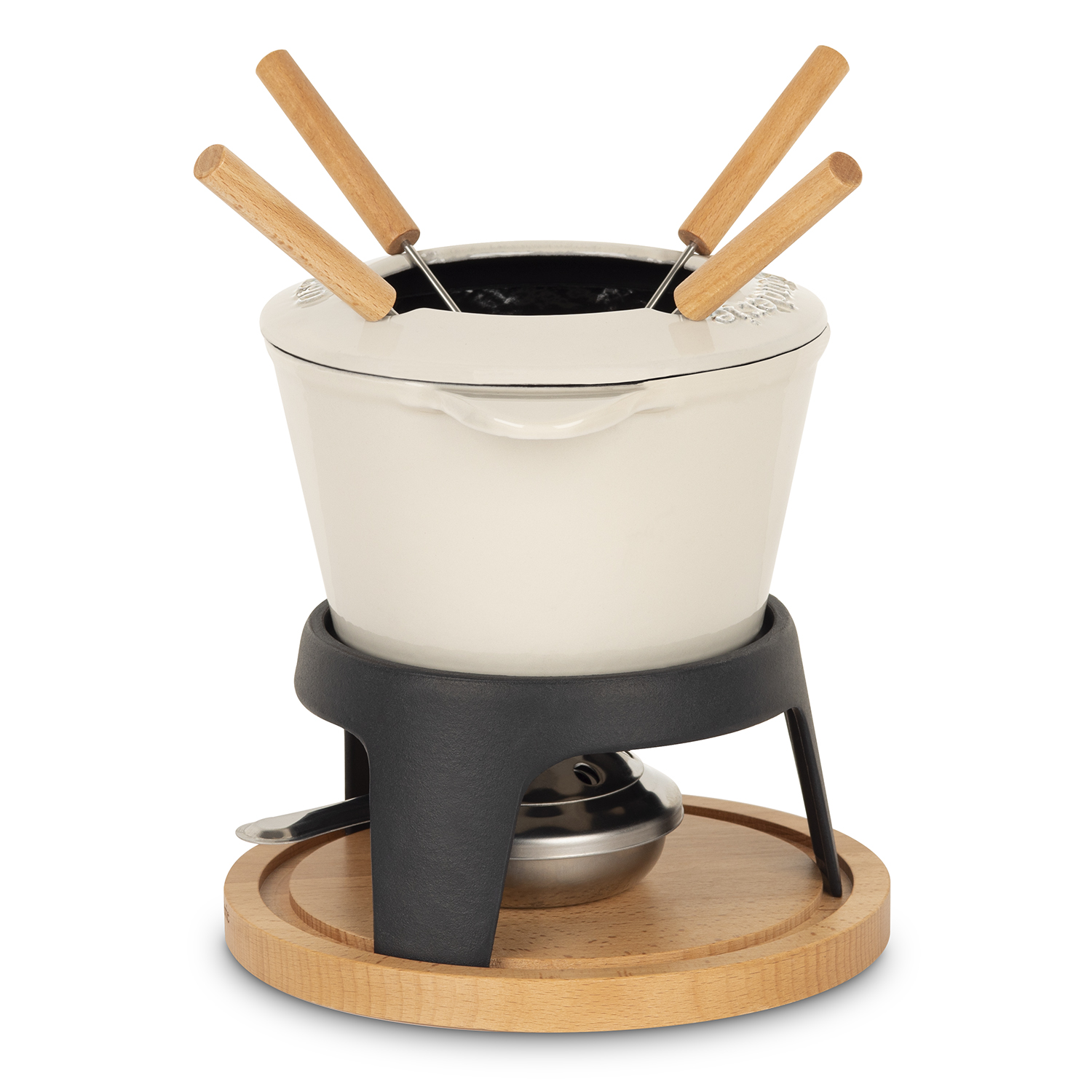 Weißer Fonduetopf mit Holzgriffen und Gabeln. Auf rundem Holzsockel und schwarzem Ständer.