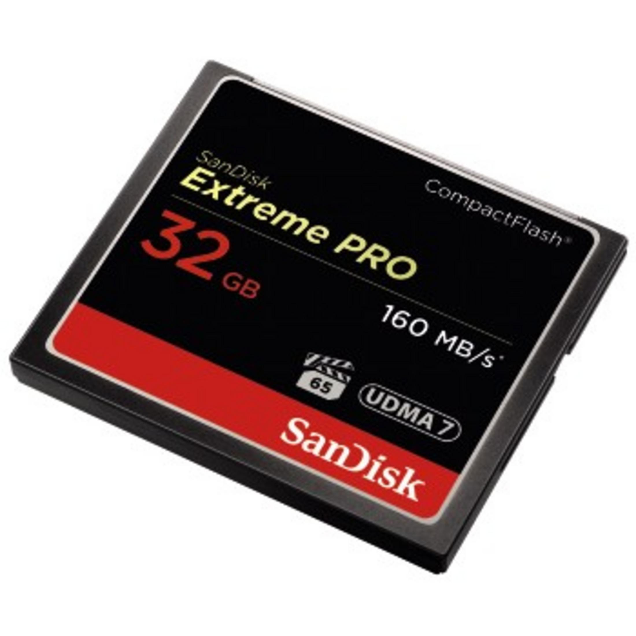 Karta SanDisk Extreme PRO 32 GB CompactFlash, czarno-czerwona, na białym tle.