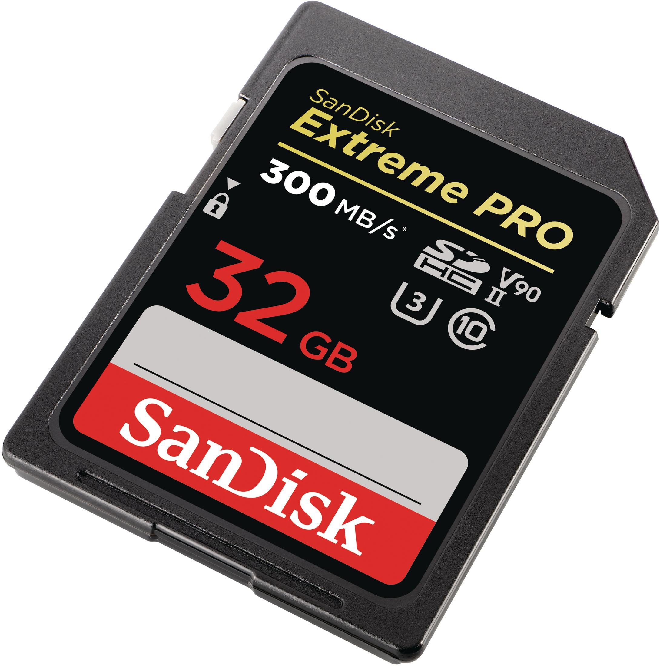 Scheda SD SanDisk Extreme PRO 32 GB nera e rossa. Testo sopra.