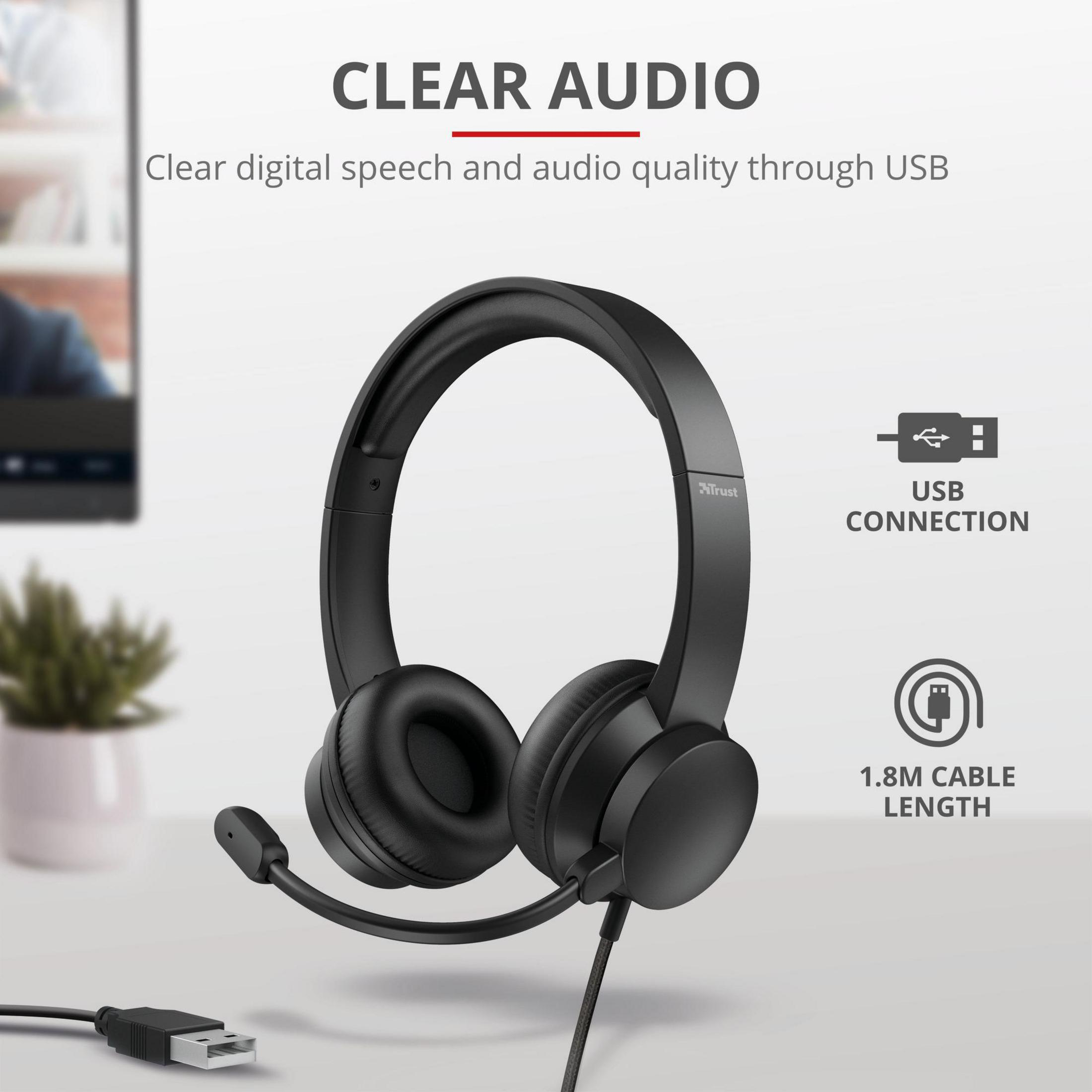 Auriculares negros con conexión USB. Texto: Audio claro. Fondo blanco.