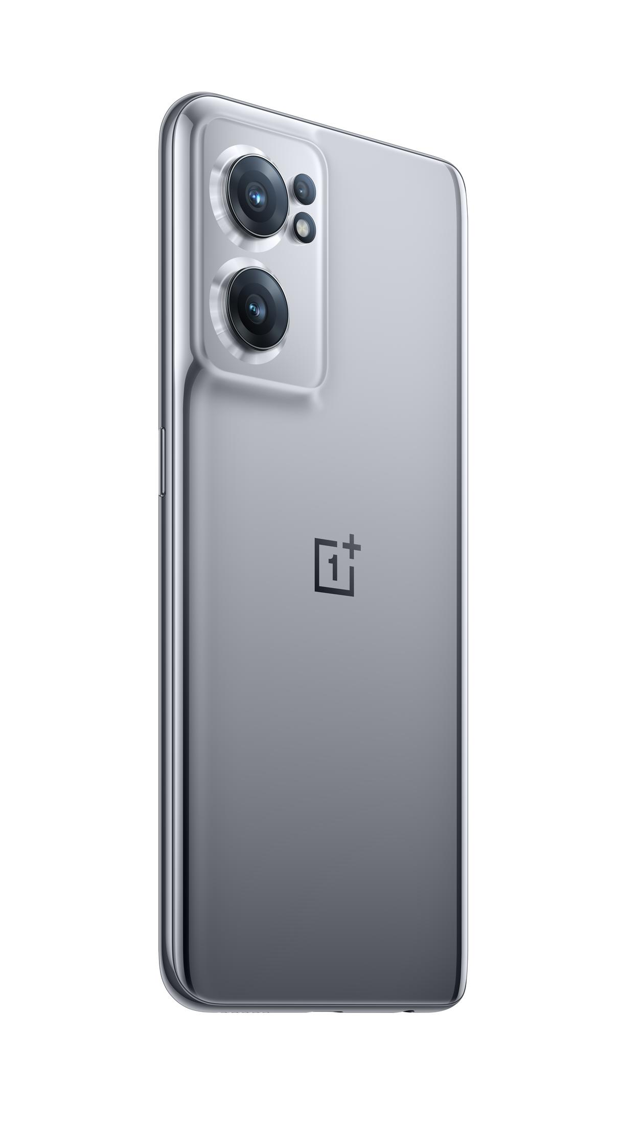 Zilveren smartphone, achteraanzicht, met twee camera's en een logo.