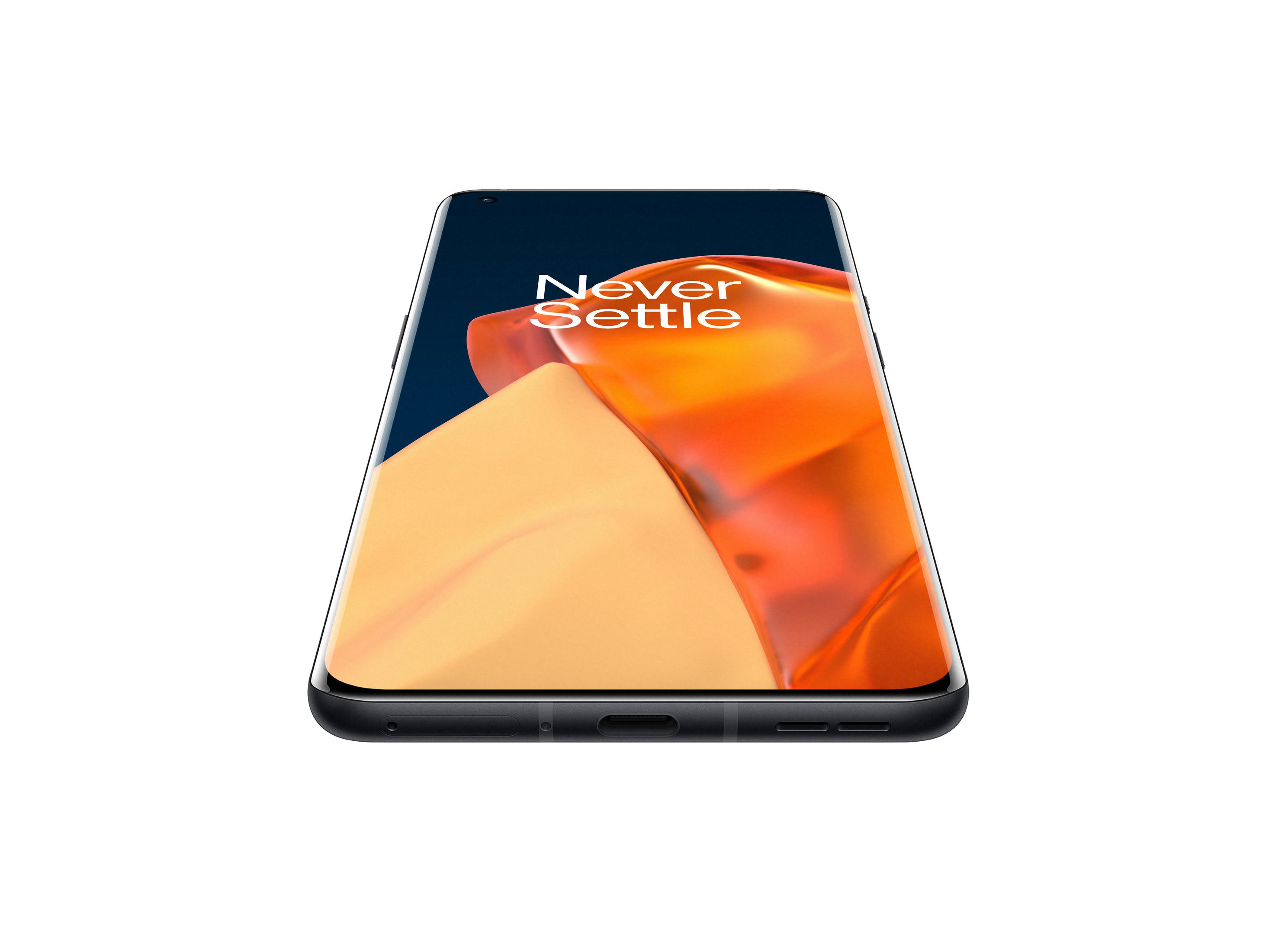 Un smartphone noir avec un écran incurvé, affichant une image orange, fond blanc.