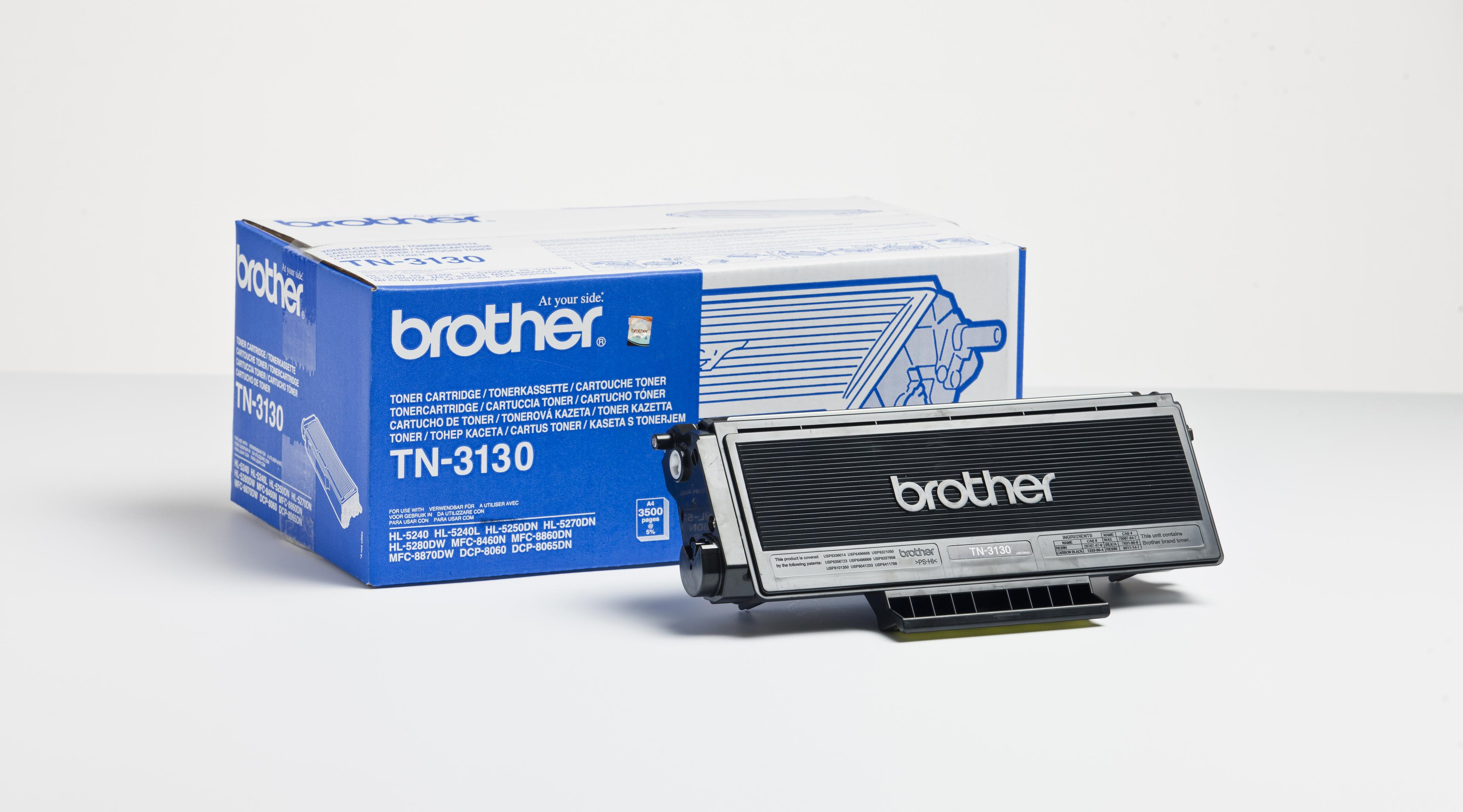 Karton z tonerem Brother TN-3130 i jego zawartość na białym tle.