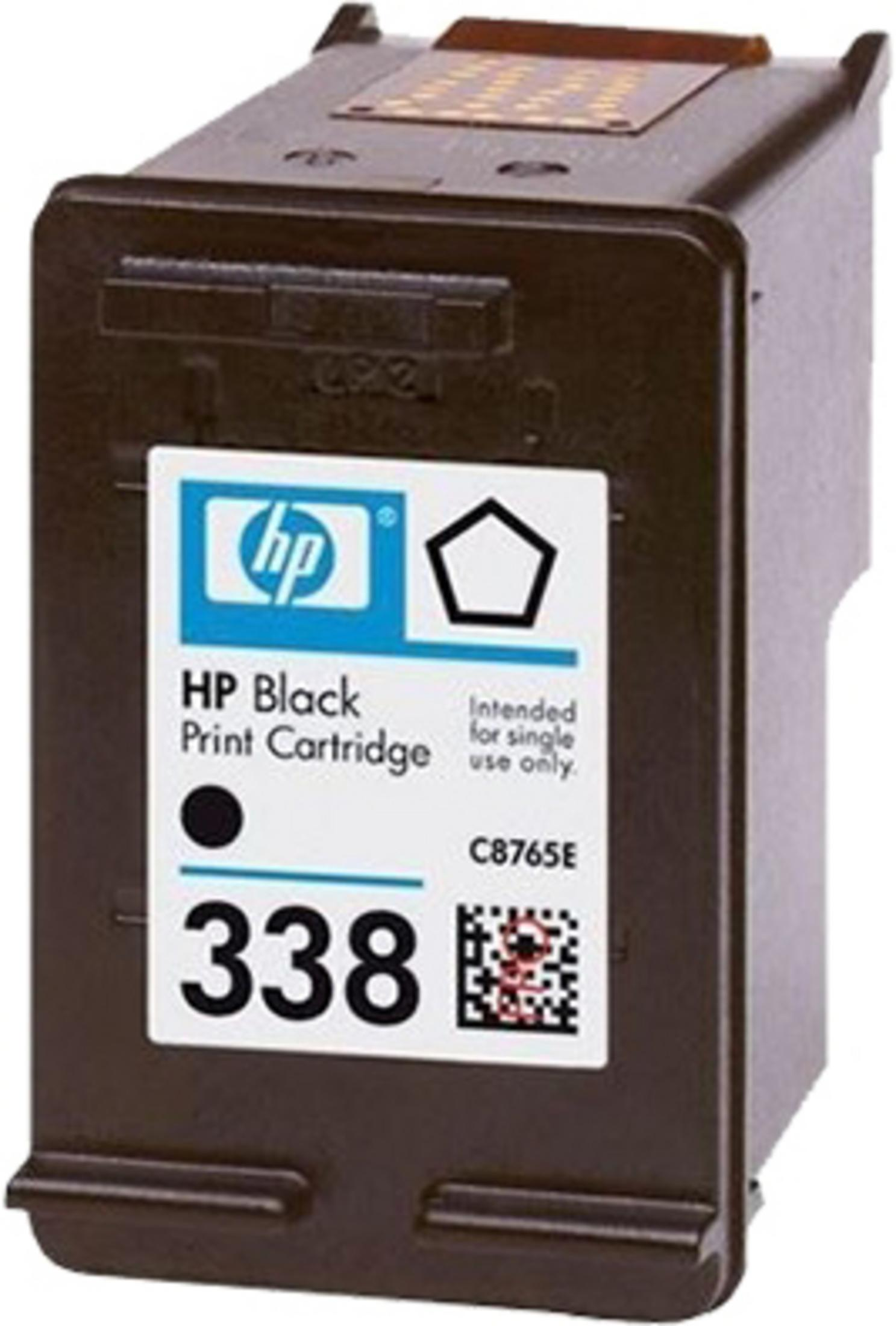Una cartuccia d'inchiostro nera HP, con etichetta bianca e simbolo pentagono nero.
