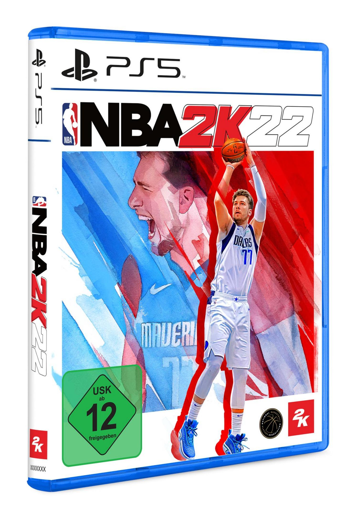 NBA 2K22 PS5-Spielcover mit einem Spieler in einem Trikot und dem PS5-Logo.