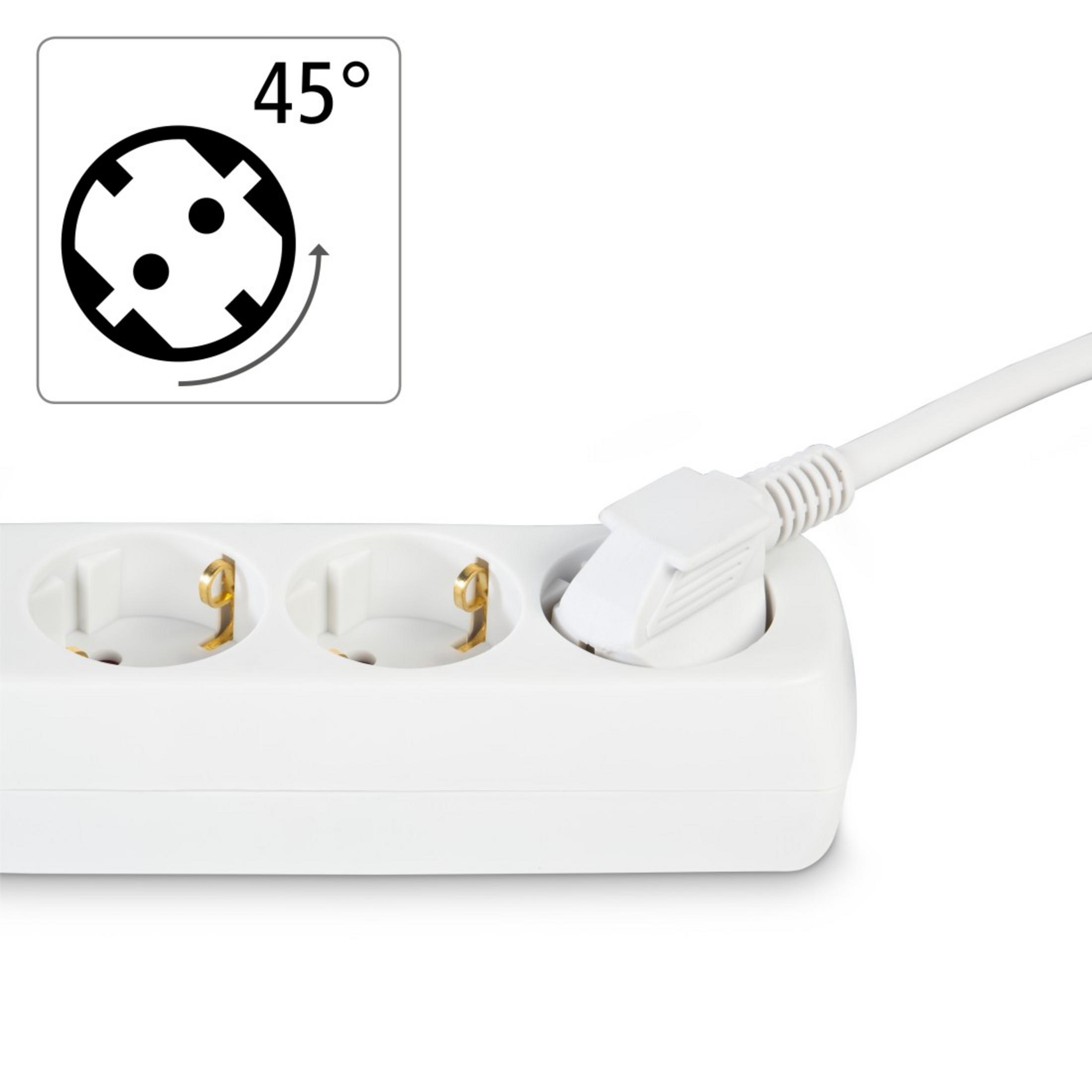 Weiße Steckdosenleiste mit drei Steckdosen. Ein Stecker ist angewinkelt eingesetzt, mit Pfeilsymbol.
