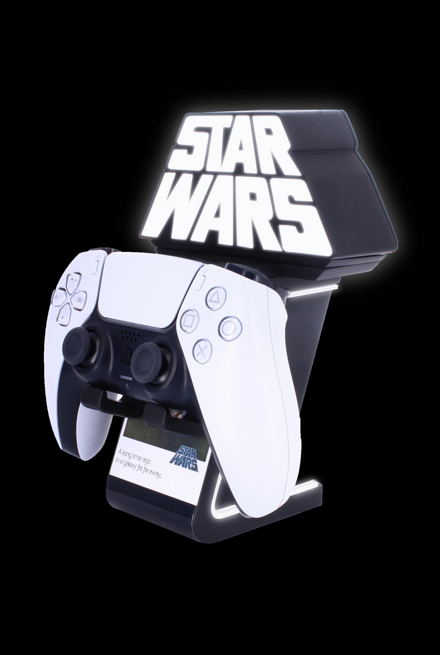 Schwarzer und weißer Star Wars Controller-Ständer mit einem PS5-Controller. Der Ständer hat ein leuchtendes Star Wars Logo.