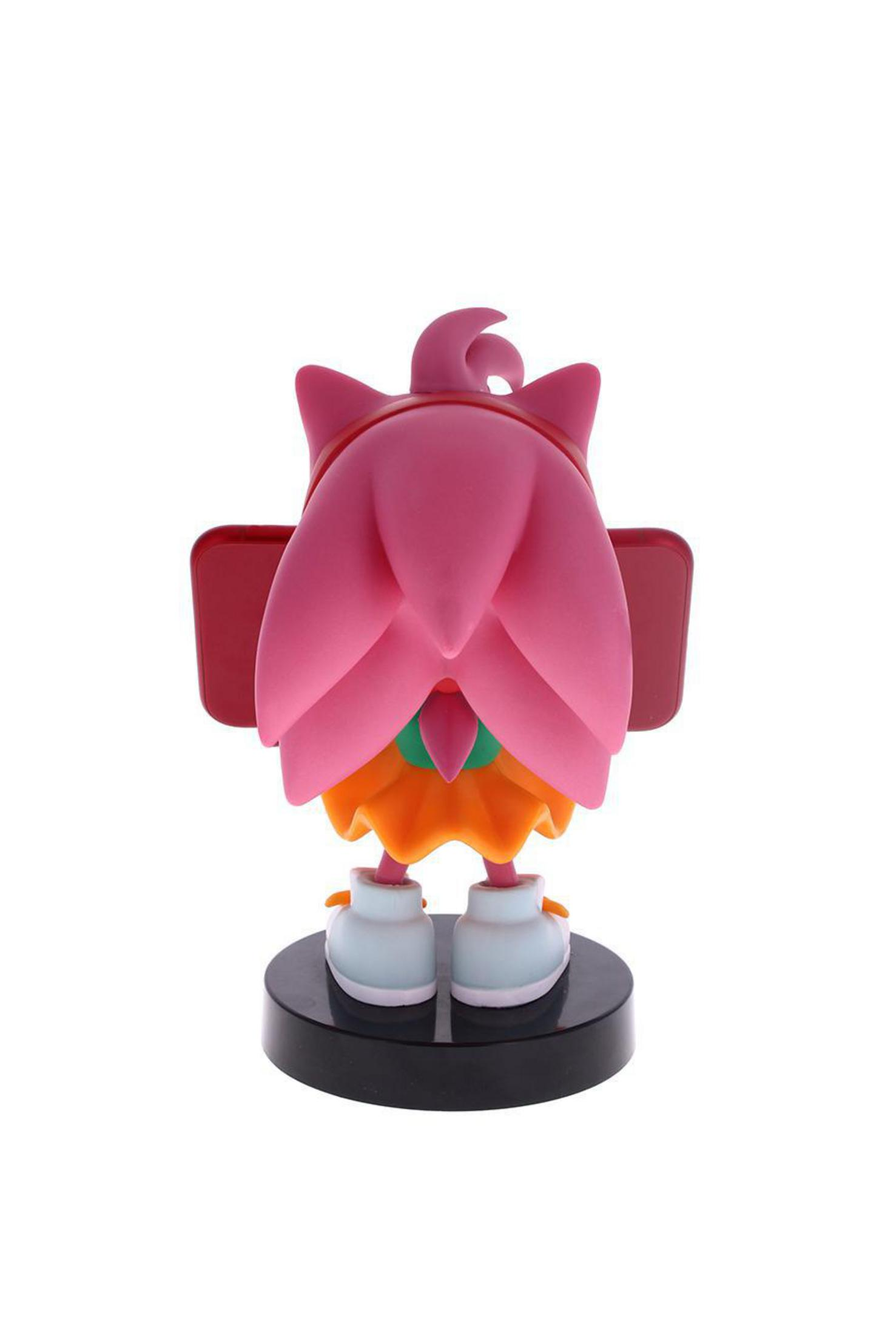 Vista posteriore di una statuetta di Amy Rose da Sonic. Colori rosa, rossi e arancioni sono visibili.