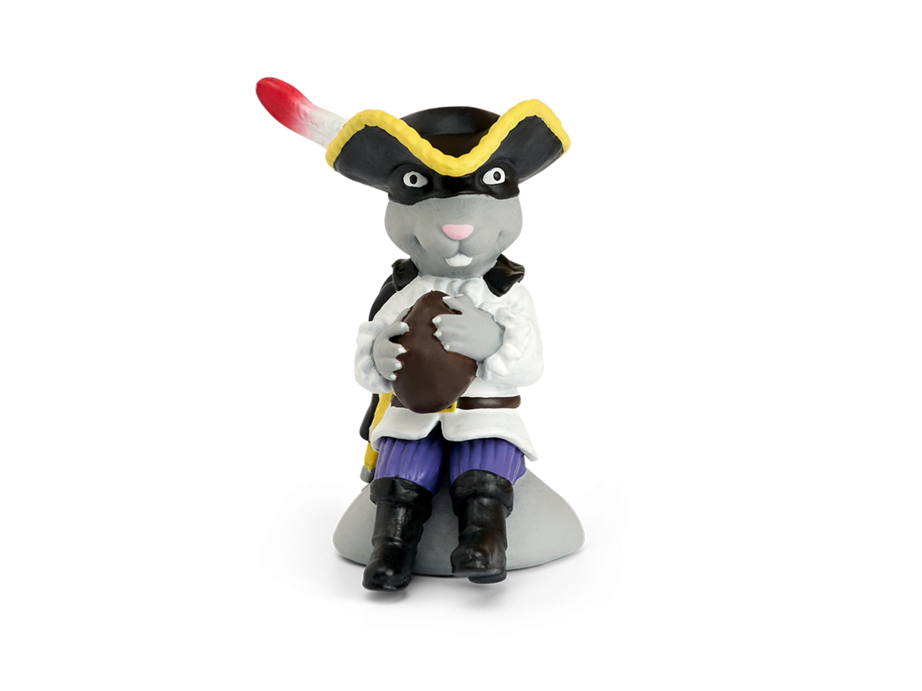 Eine Piraten-Kaninchen-Figur, die ein braunes Ei hält, weißer Hintergrund.