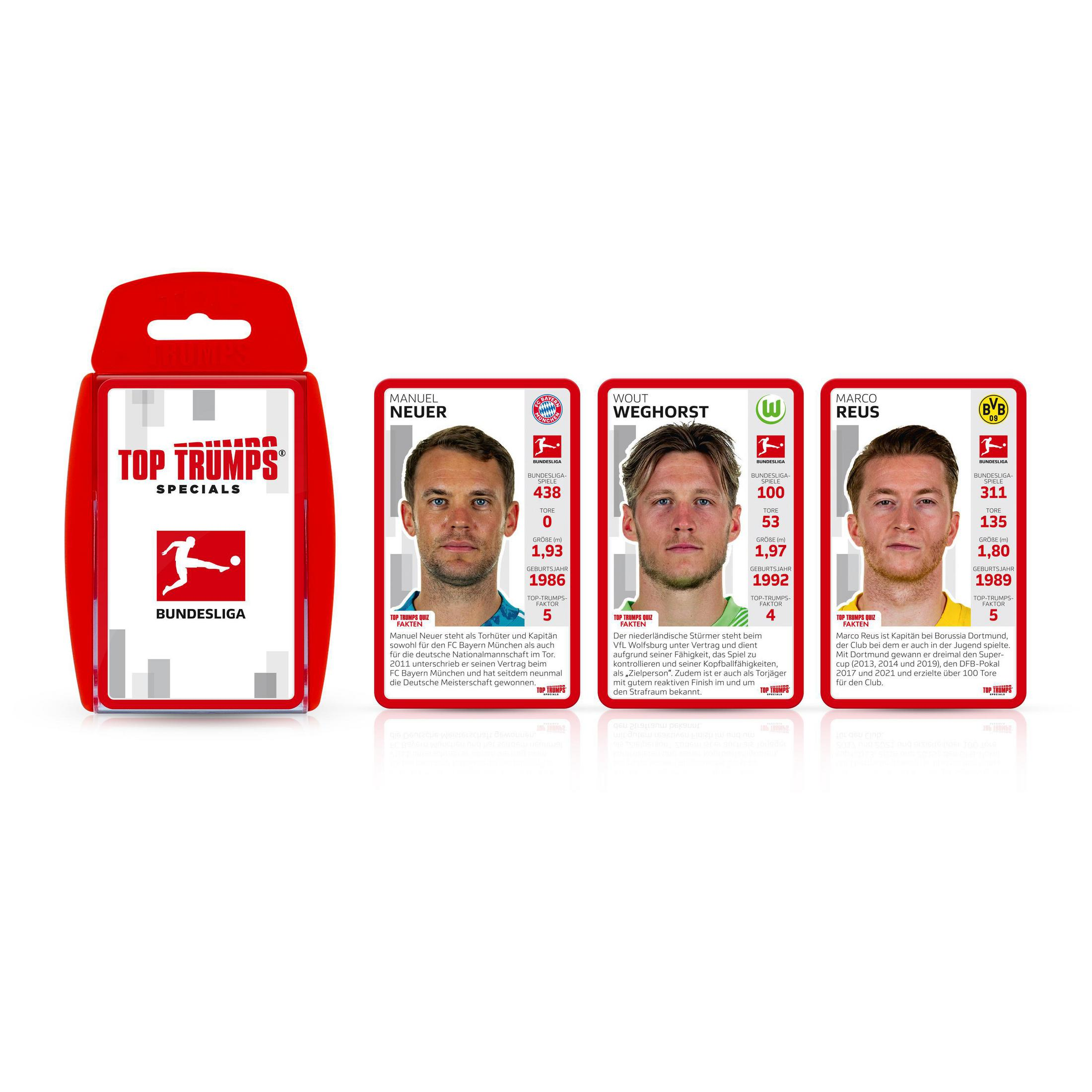 Drei Top Trumps Karten mit Fußballspielern: Manuel Neuer, Wout Weghorst und Marco Reus. Links ist ein roter Kartenhalter.
