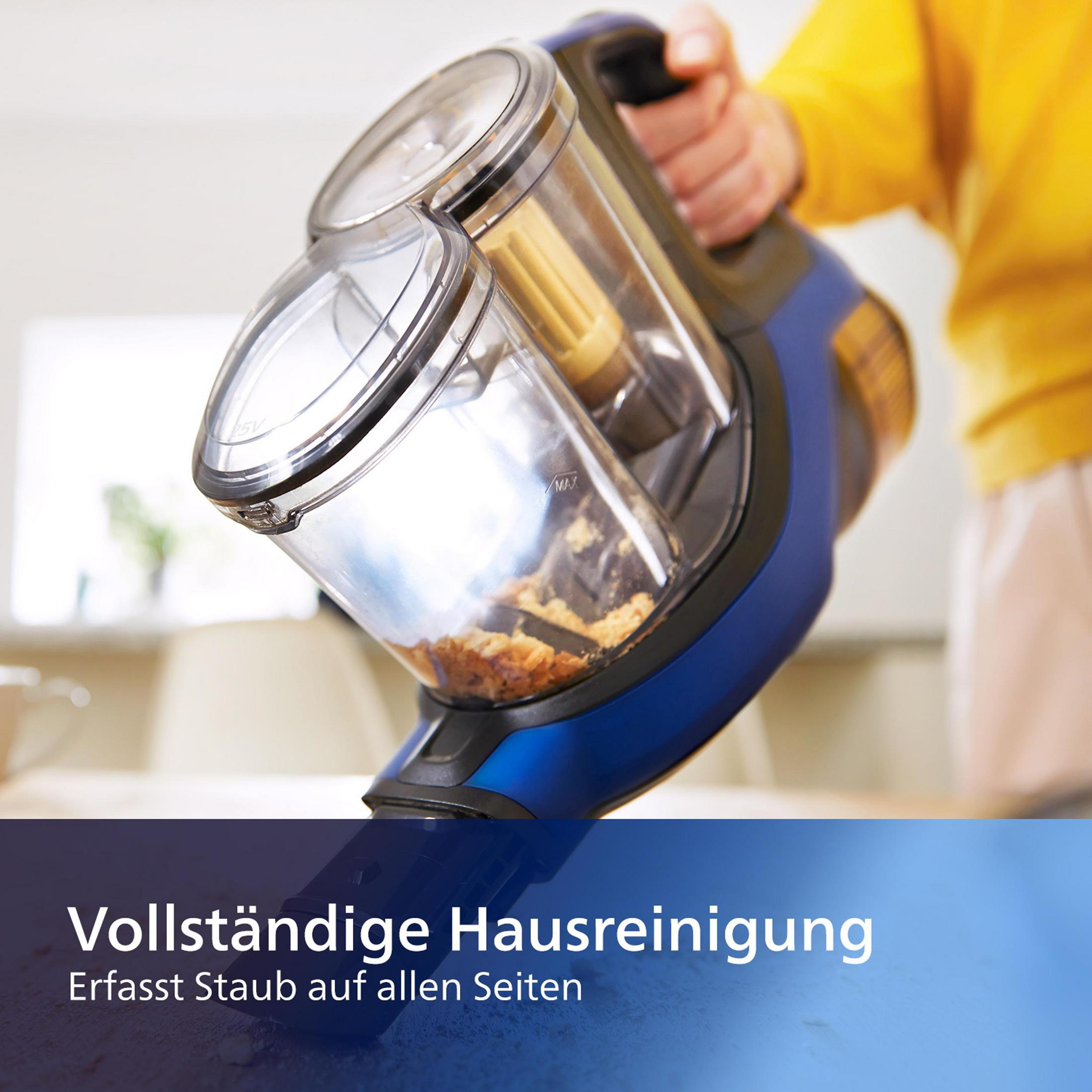 Ein kabelloser Staubsauger reinigt eine Holzoberfläche. Transparente Behälter zeigen gesammelte Rückstände.