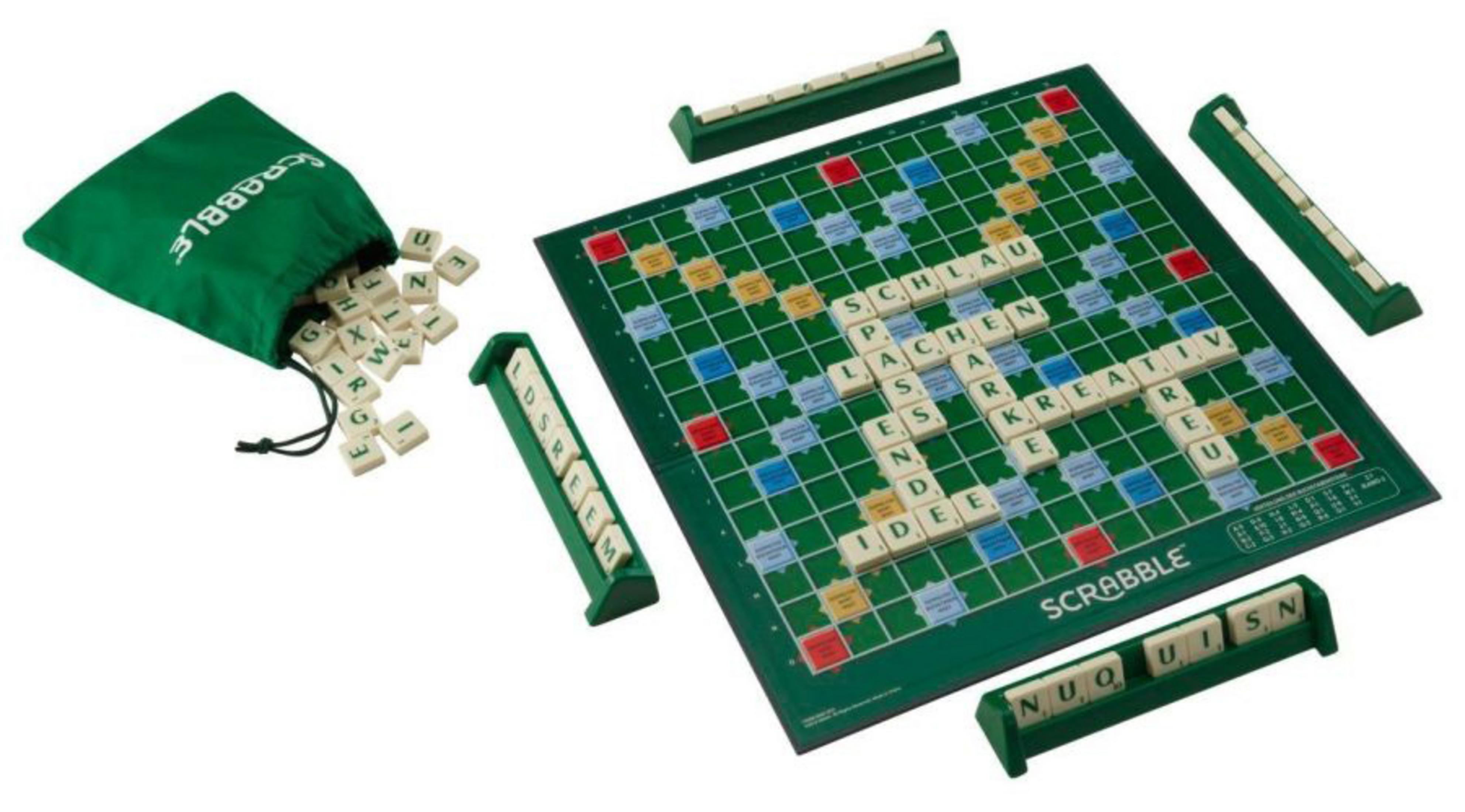 Scrabble-Spielbrett mit ausgelegten Spielsteinen. Grünes Brett, verschiedene Wörter angezeigt.