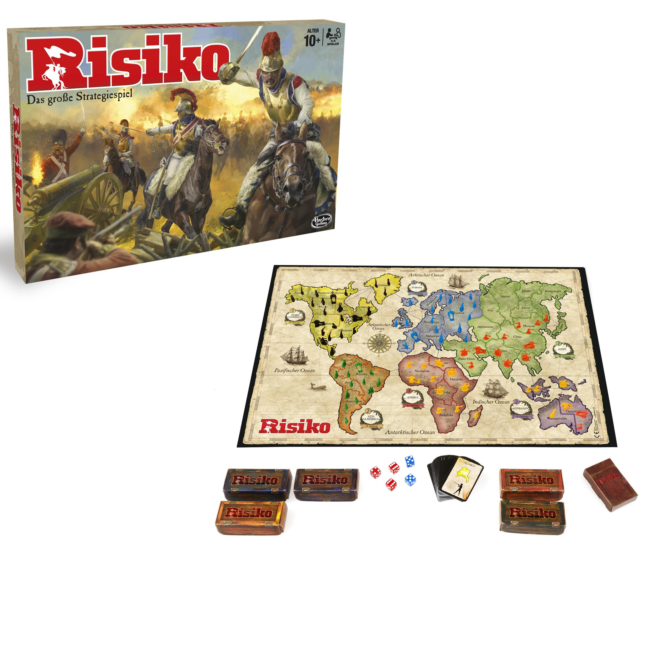Risiko-Brettspielbox und Spielbrett mit Figuren, Würfeln und Karten auf weißem Hintergrund.