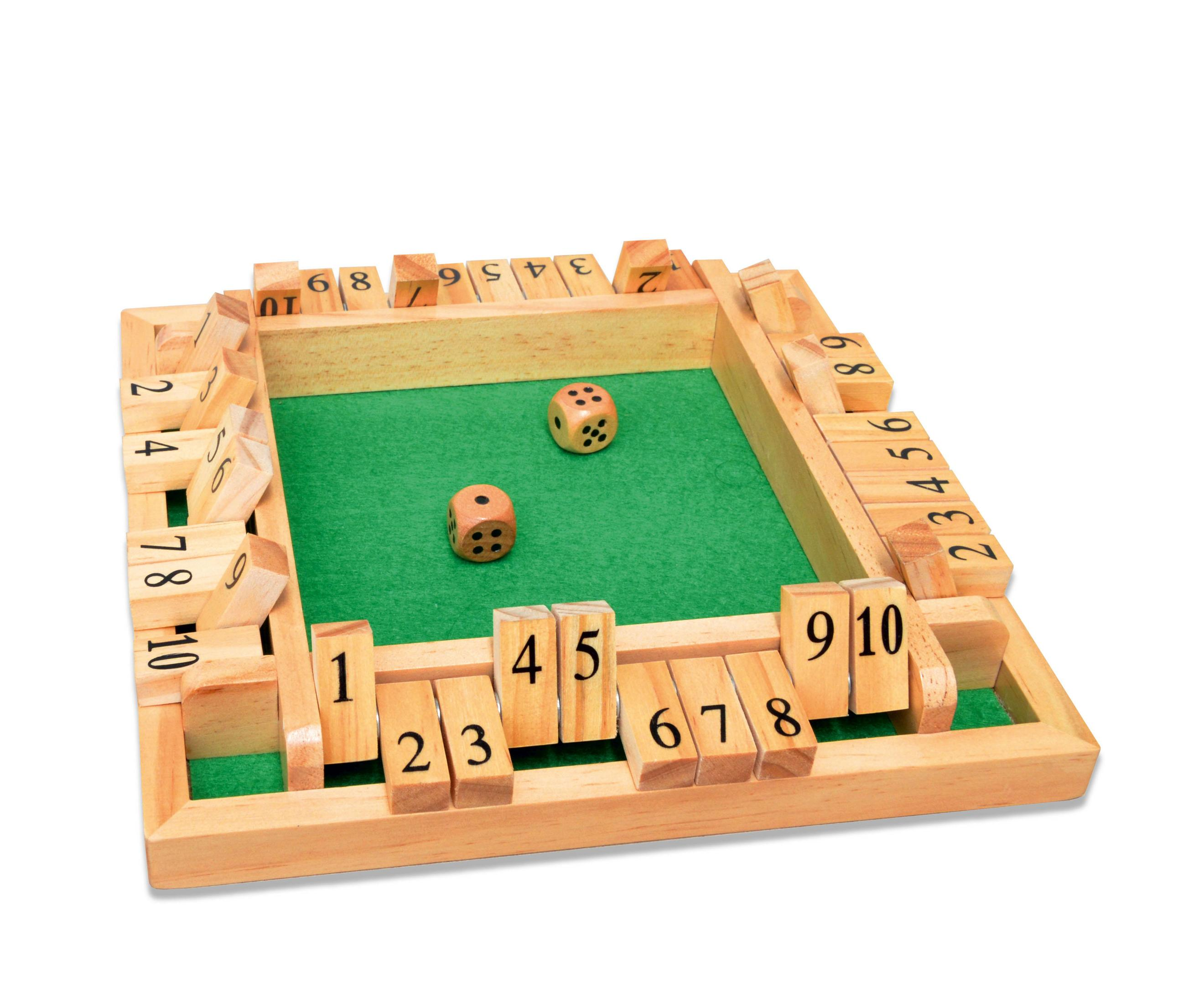 Jeu de société en bois avec dés et blocs numérotés. Surface de jeu verte.