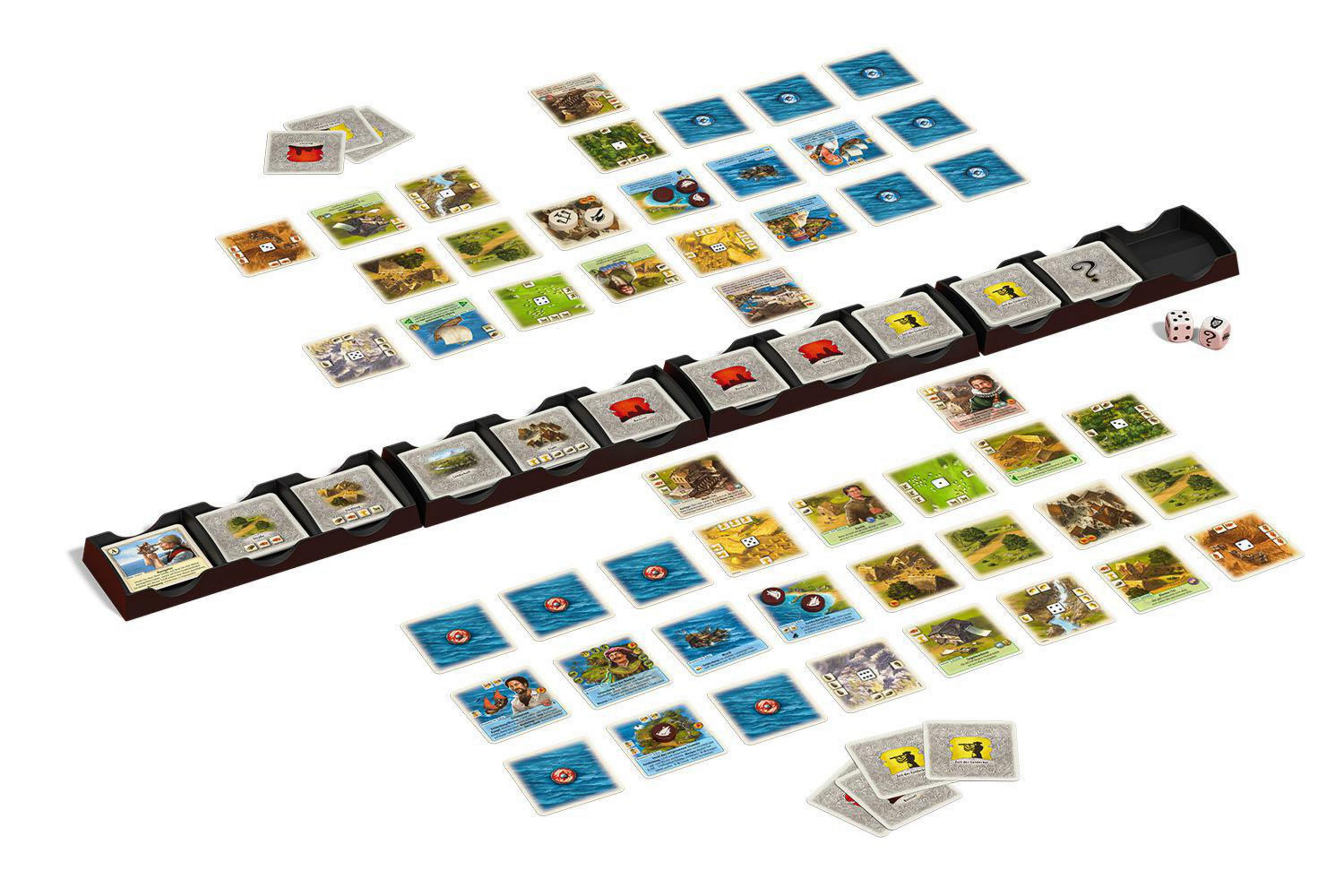 Ein Brettspiel-Layout mit Karten und Spielsteinen. Karten sind in Reihen auf weißem Hintergrund angeordnet.