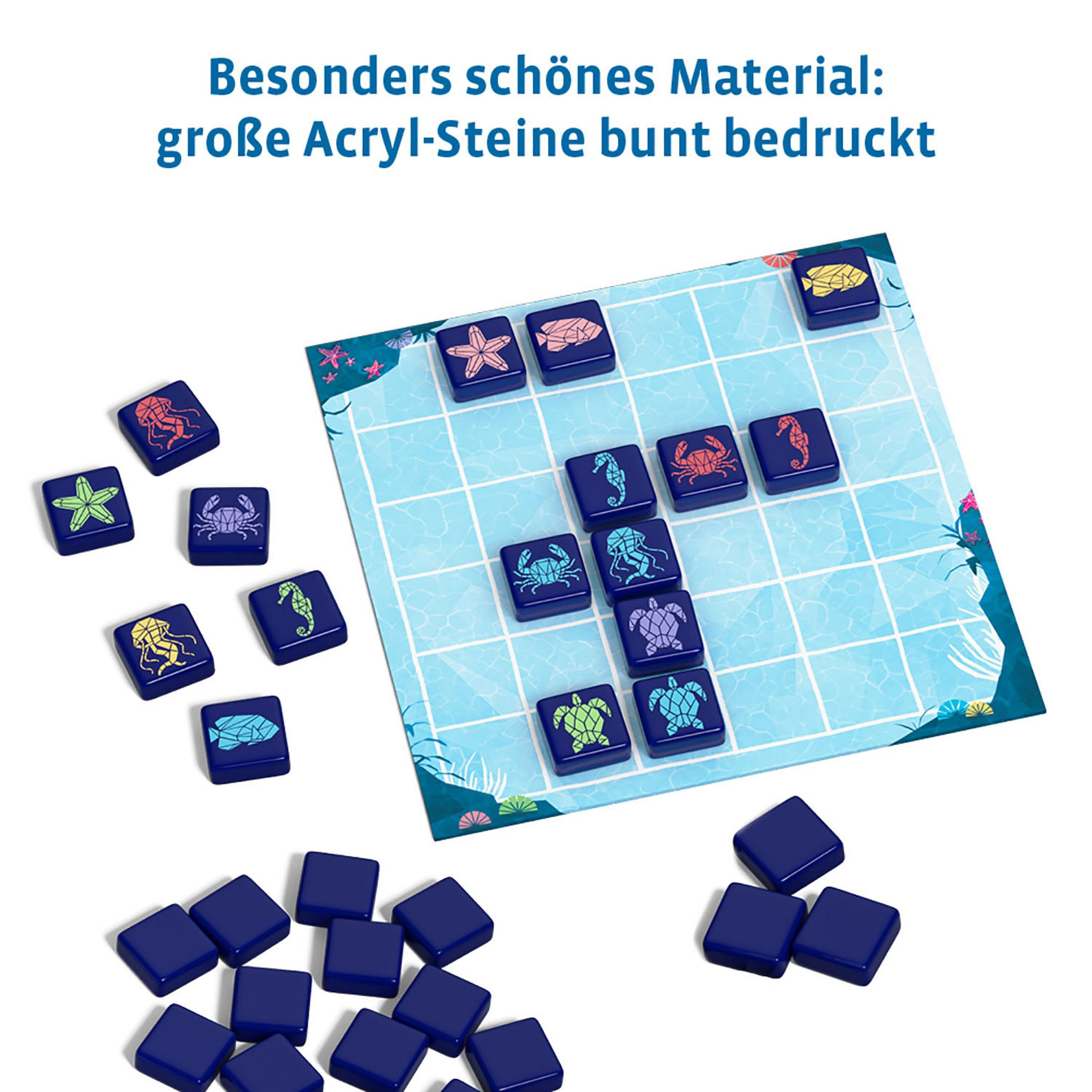 Brettspiel mit Meeresmotiv, blaue Kacheln mit Meeresbewohnern und Spielsteinen.