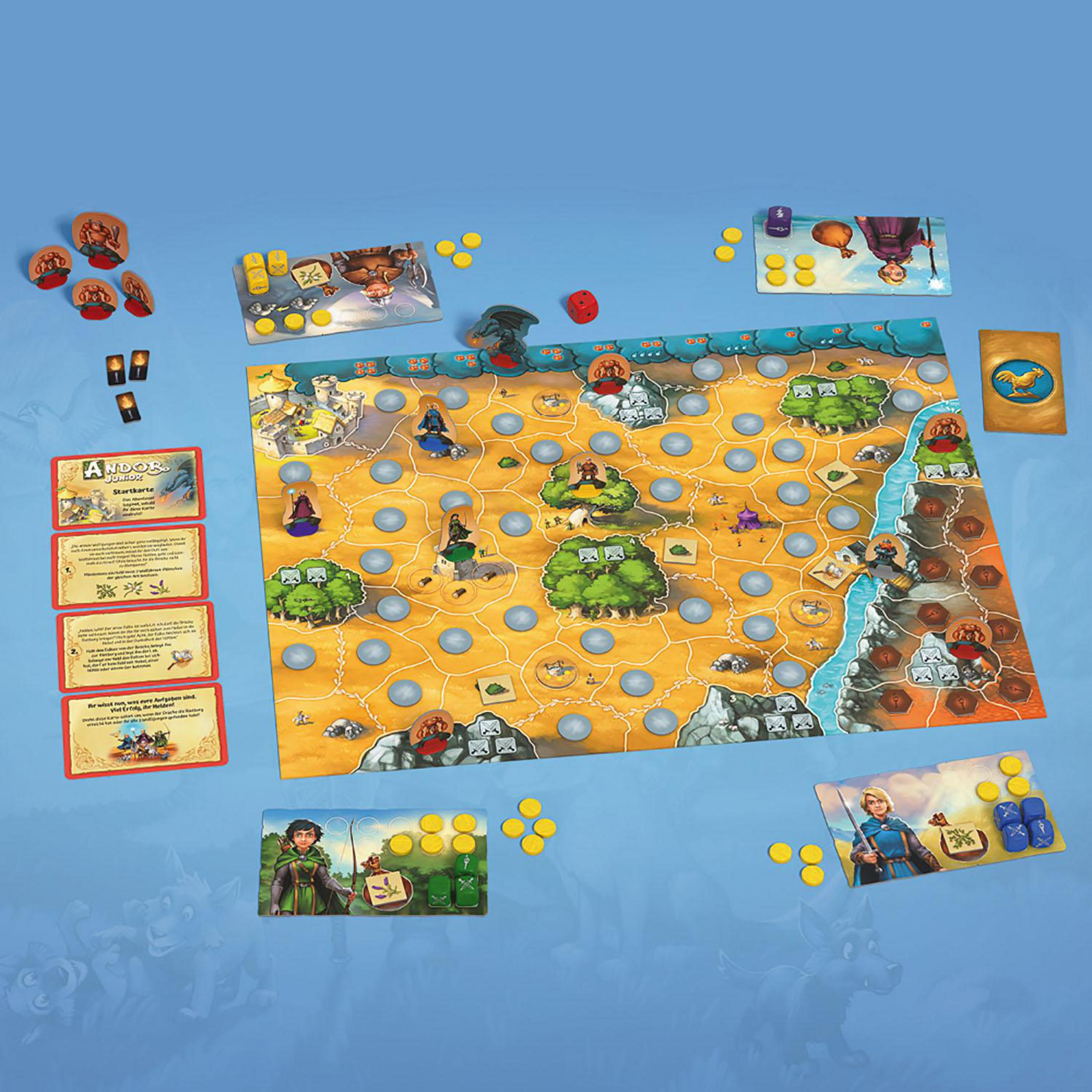 Brettspiel mit zentralem Brett, Spielsteinen, Karten und Würfeln auf blauem Untergrund.