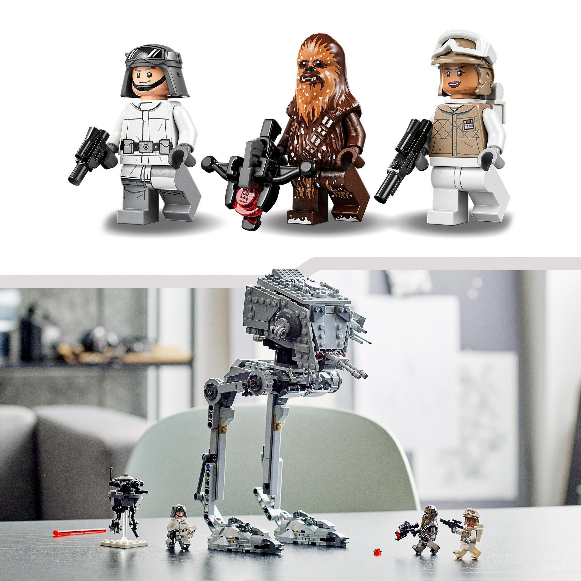 Lego Star Wars Set mit Figuren und AT-ST Walker, verschiedene Figuren und Details.