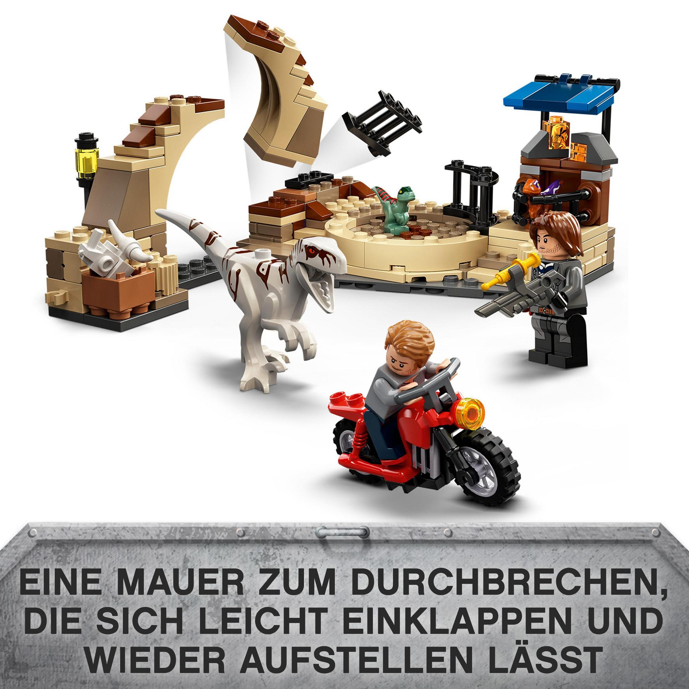 Ensemble Lego avec dinosaure et figurines, scène avec moto et mur cassé.