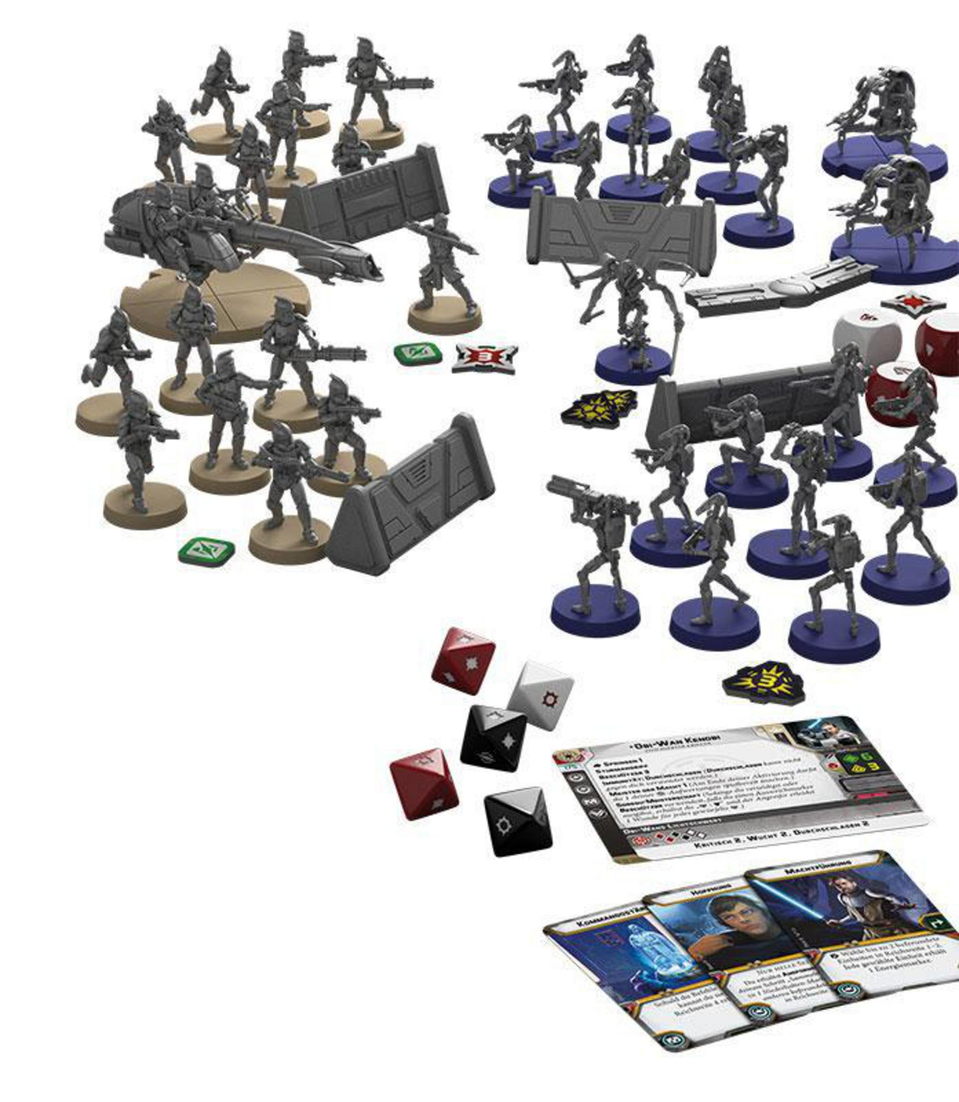 Ein Brettspiel-Set mit Miniaturfiguren, Würfeln und Spielkarten auf weißem Hintergrund.