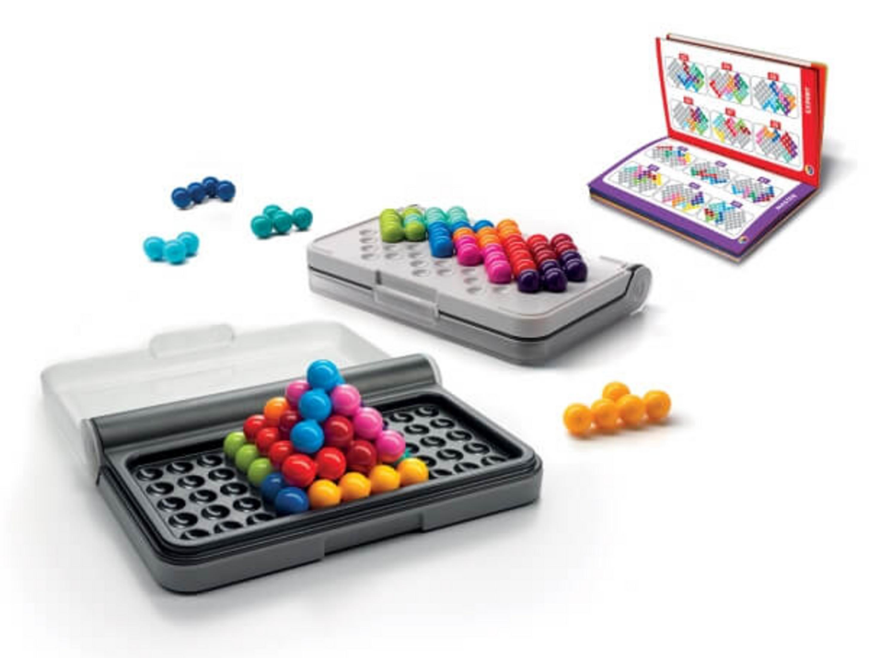 Un gioco di puzzle multi-livello con palline colorate. Include vassoi per puzzle e un libretto di soluzioni.