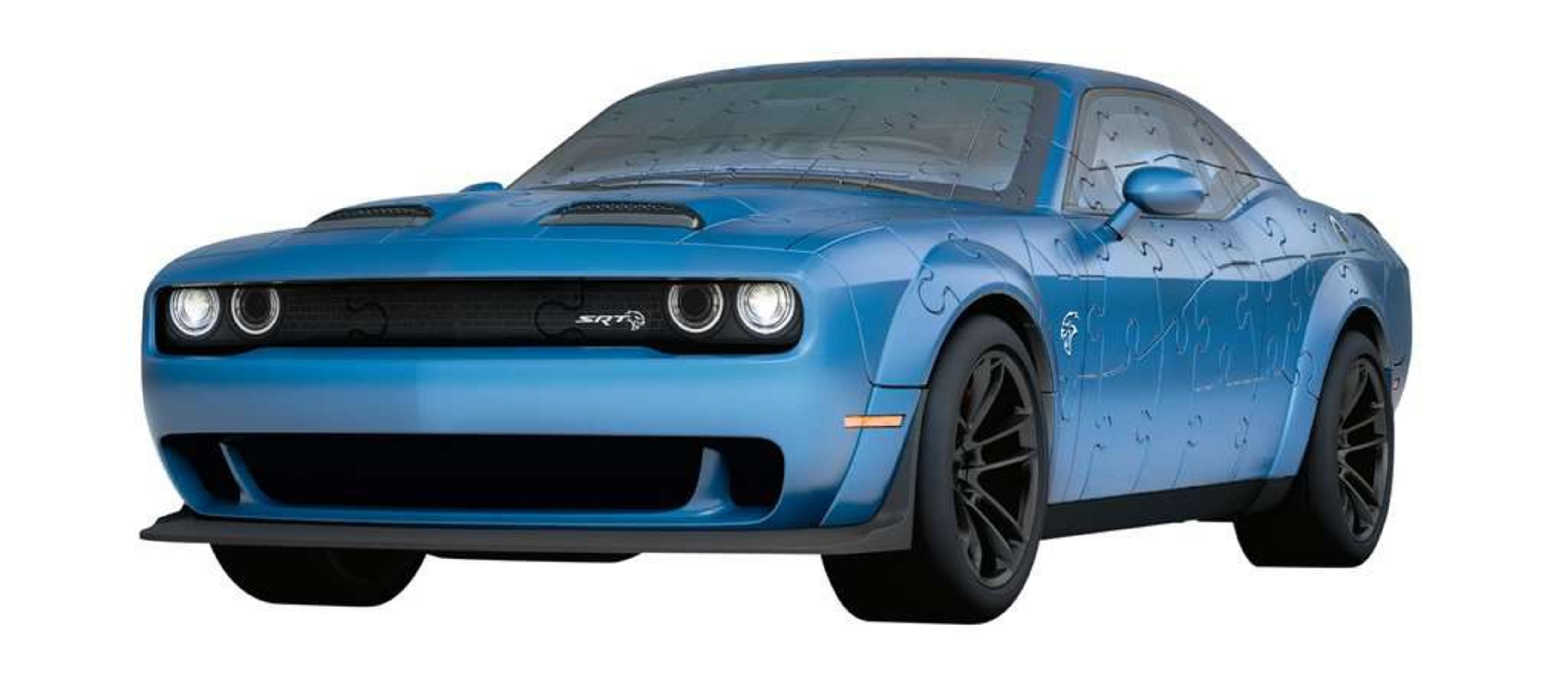 Ein blaues Puzzle eines Dodge Challenger Autos. Das Auto steht auf einer weißen Oberfläche, die Puzzleteile sind angeordnet.