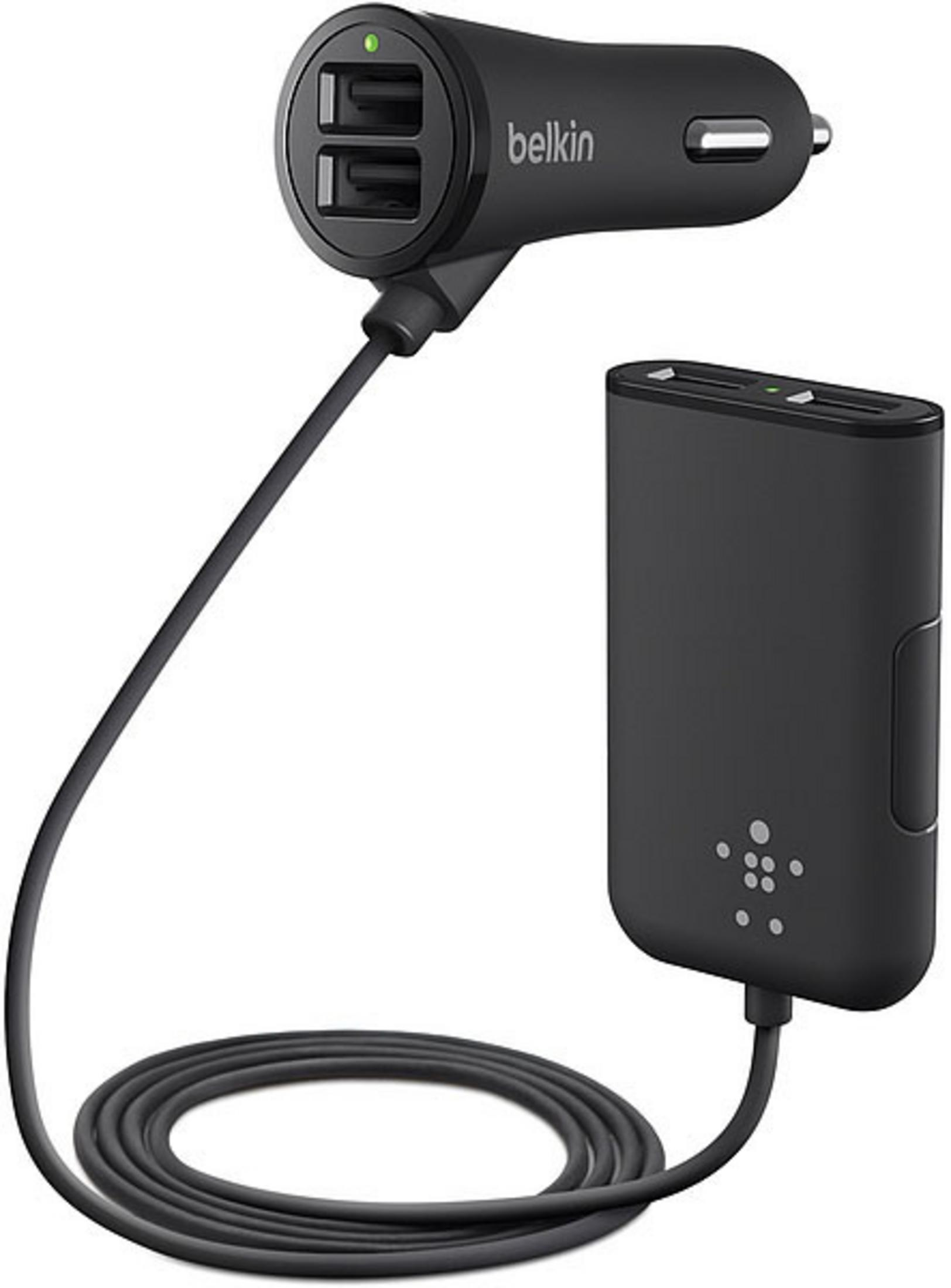 Schwarzes Belkin-Autoladegerät mit zwei USB-Anschlüssen und einer separaten Powerbank.