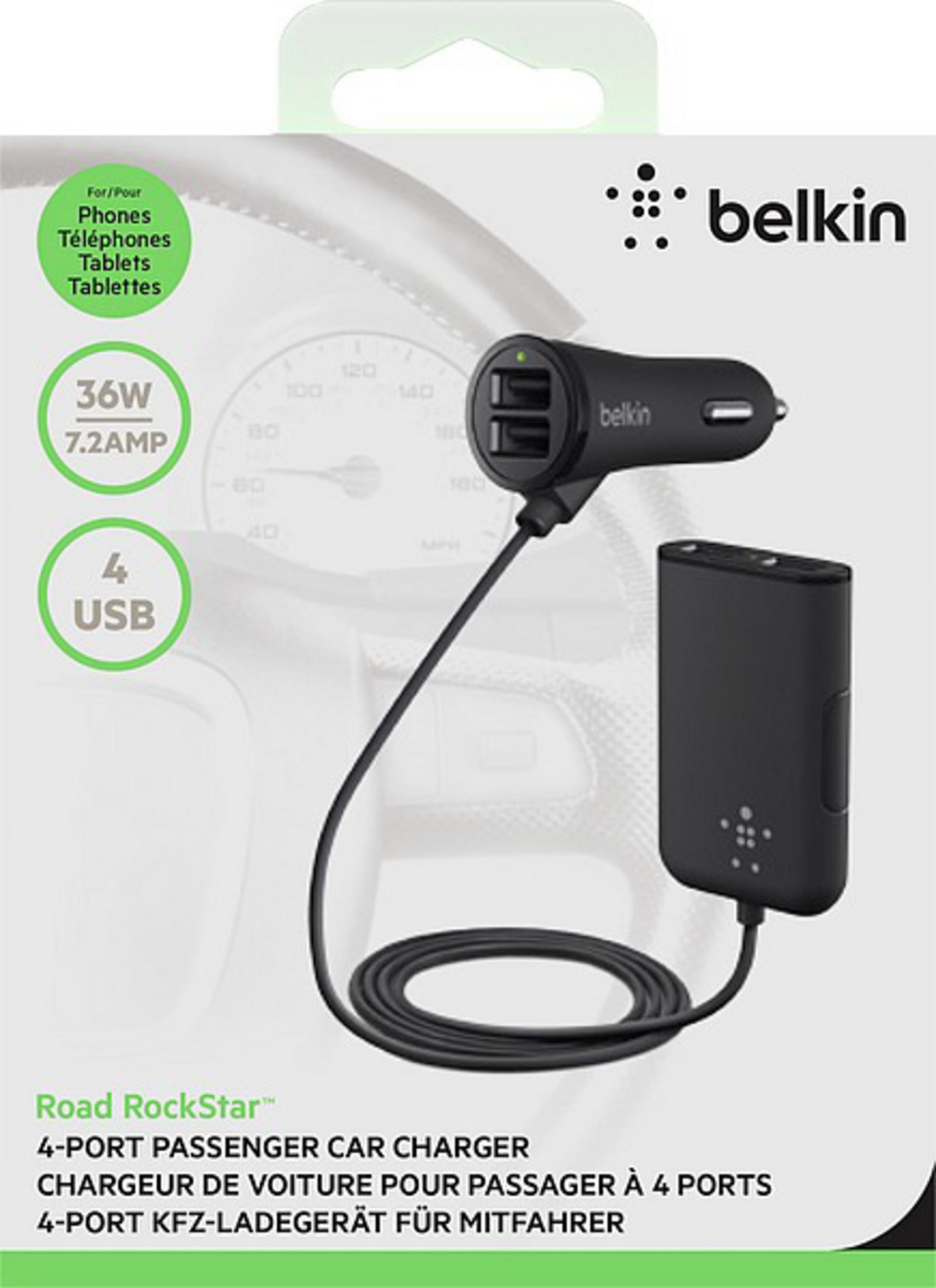 Ein Belkin-Autoladegerät mit 4 USB-Anschlüssen und einem schwarzen, rechteckigen Netzteil.