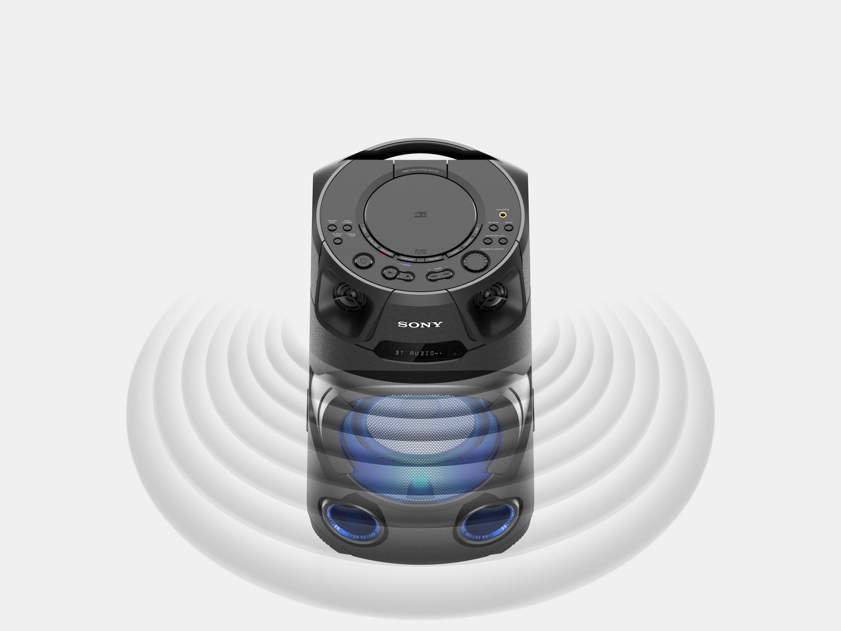 Altavoz negro emitiendo ondas de sonido. Aislado sobre fondo blanco.