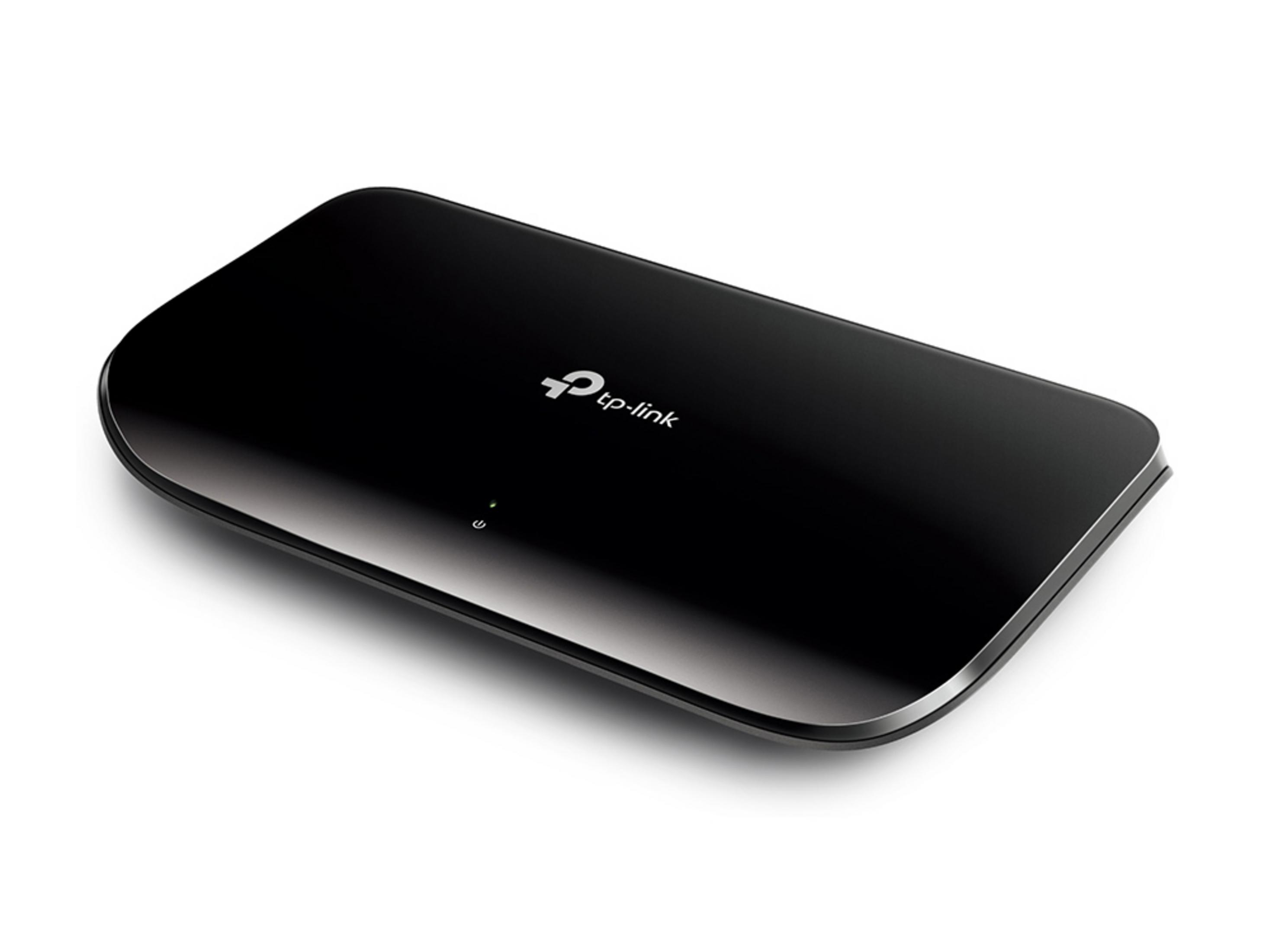 Router TP-Link nero su sfondo bianco, con indicatore di alimentazione verde.
