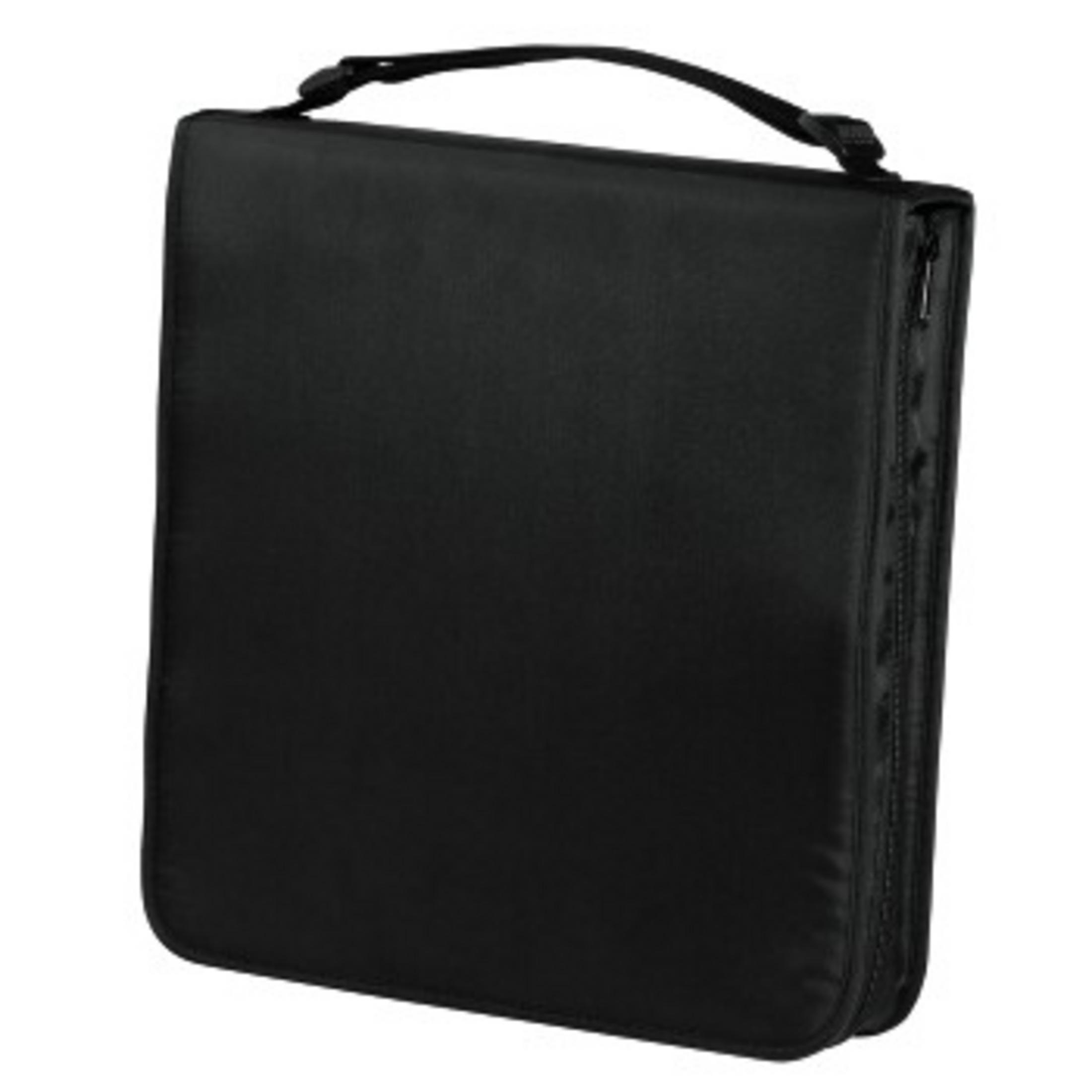 Schwarze, rechteckige Tasche mit Griff, Reißverschluss und strukturierter Oberfläche.