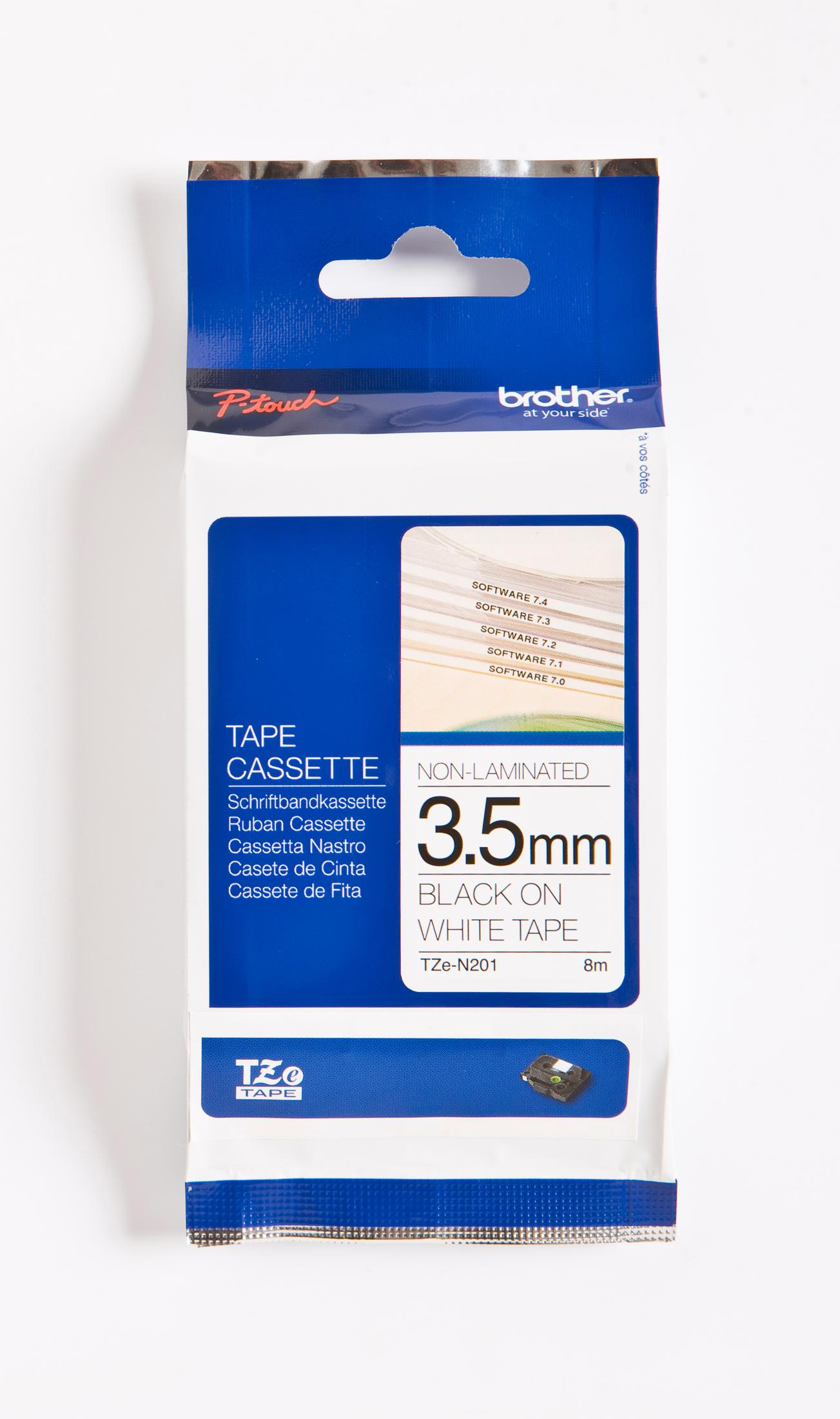 Eine Brother P-Touch-Bandkassettenverpackung mit der Aufschrift „3,5 mm Schwarz auf weißem Band“.