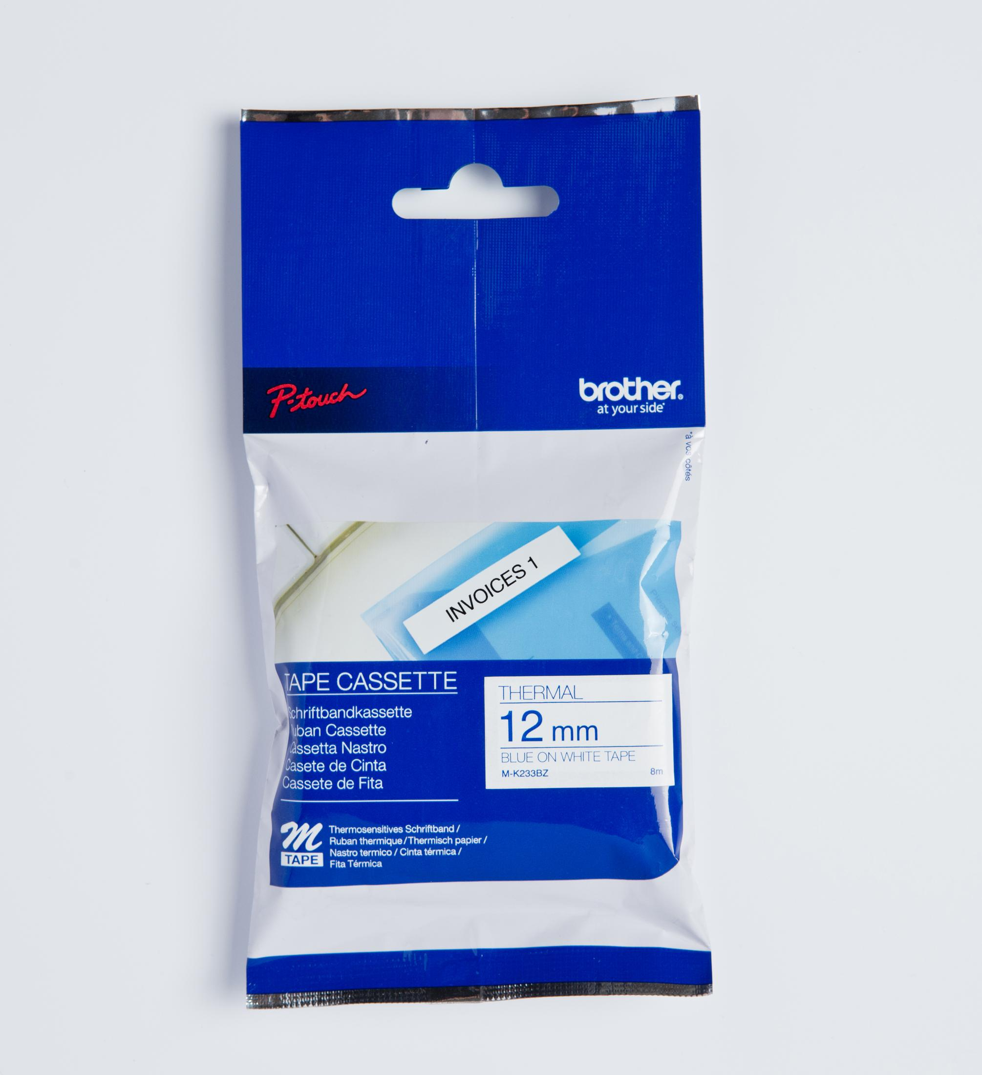 Cassette de ruban d'étiquettes bleu et blanc dans un emballage plastique, texte: 'INVOICES 1'.