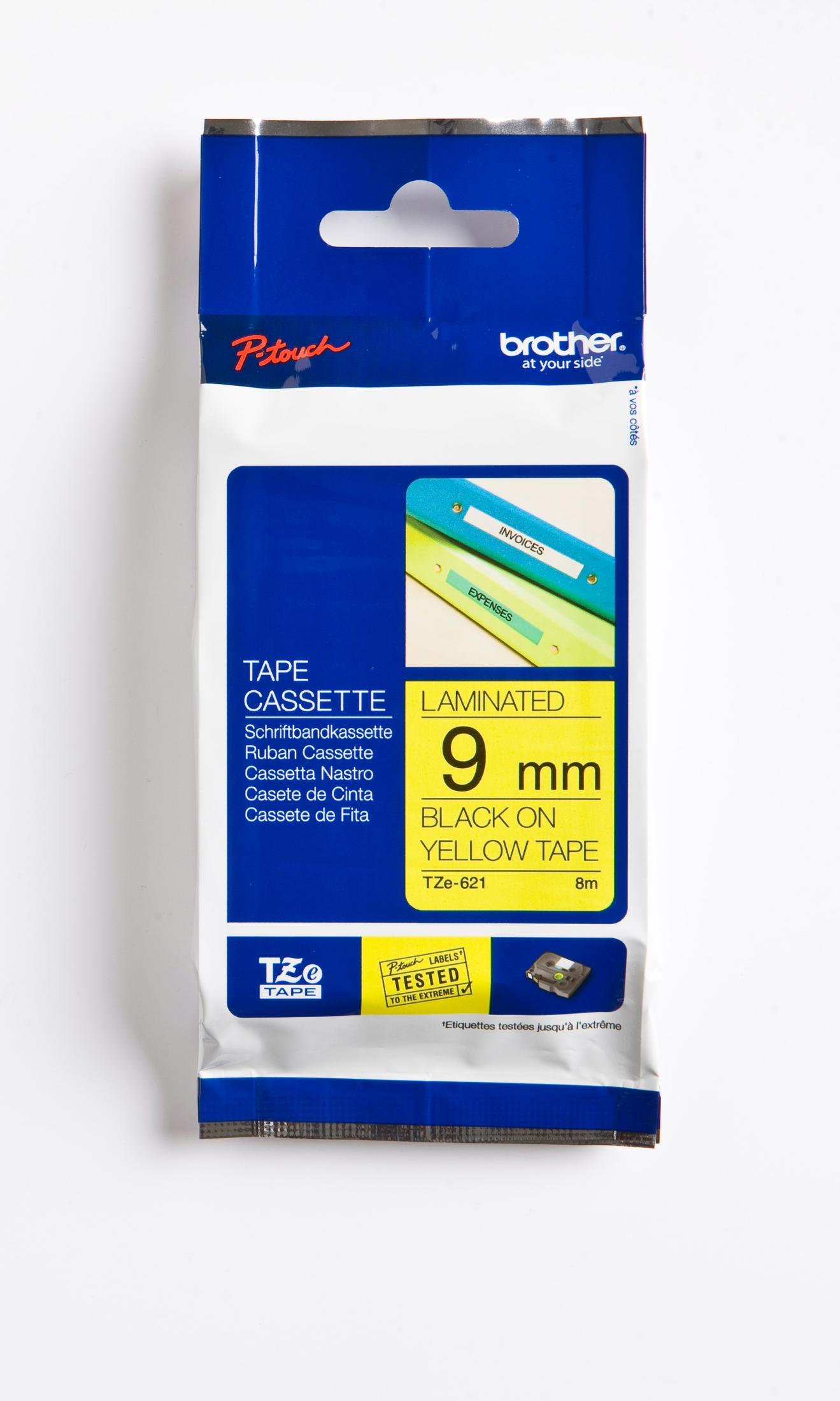Eine Brother P-touch-Kassettenverpackung auf weißem Hintergrund.