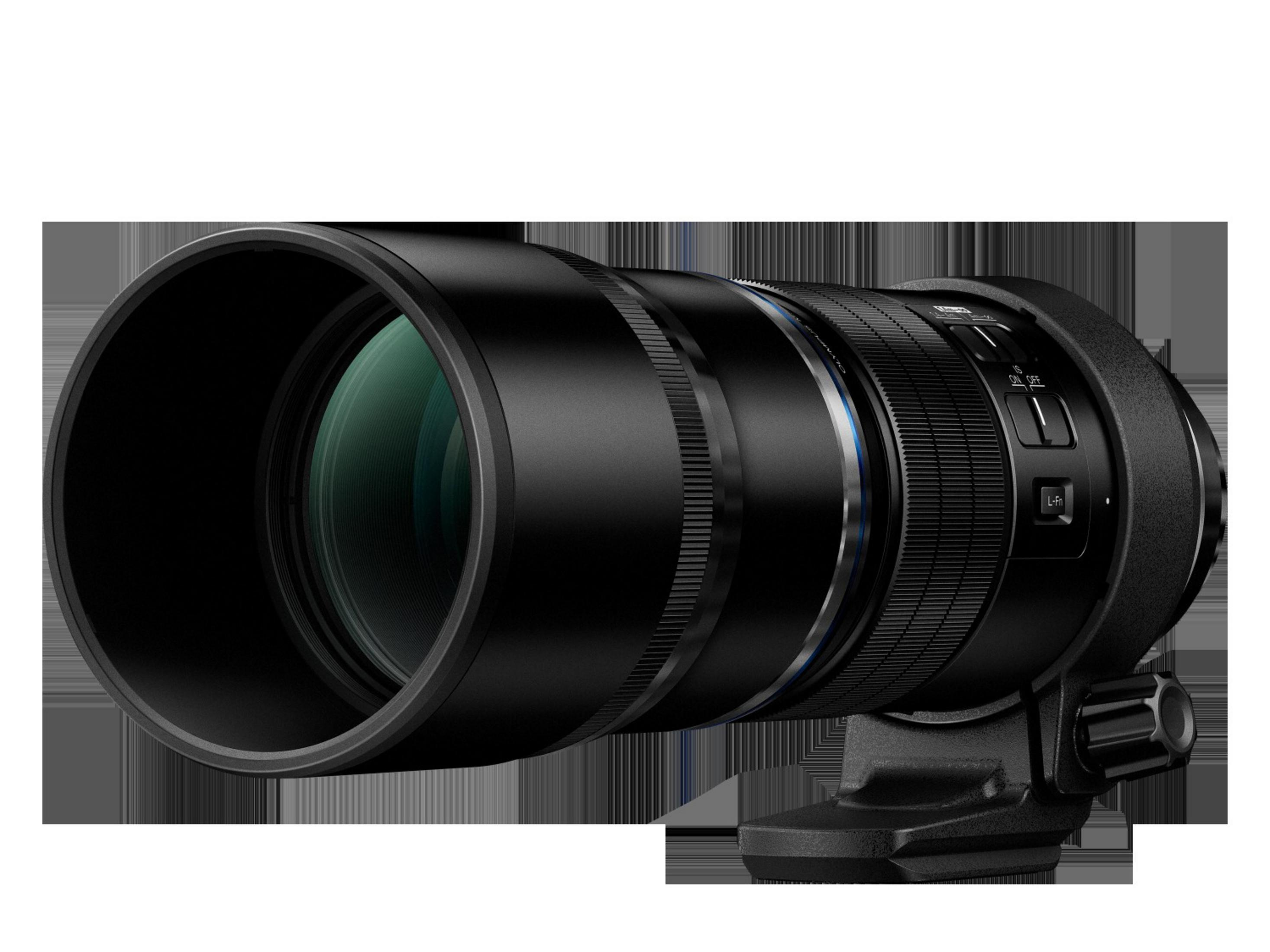 Czarny obiektyw z dużym elementem przednim, srebrnymi akcentami i czarną osłoną przeciwsłoneczną.