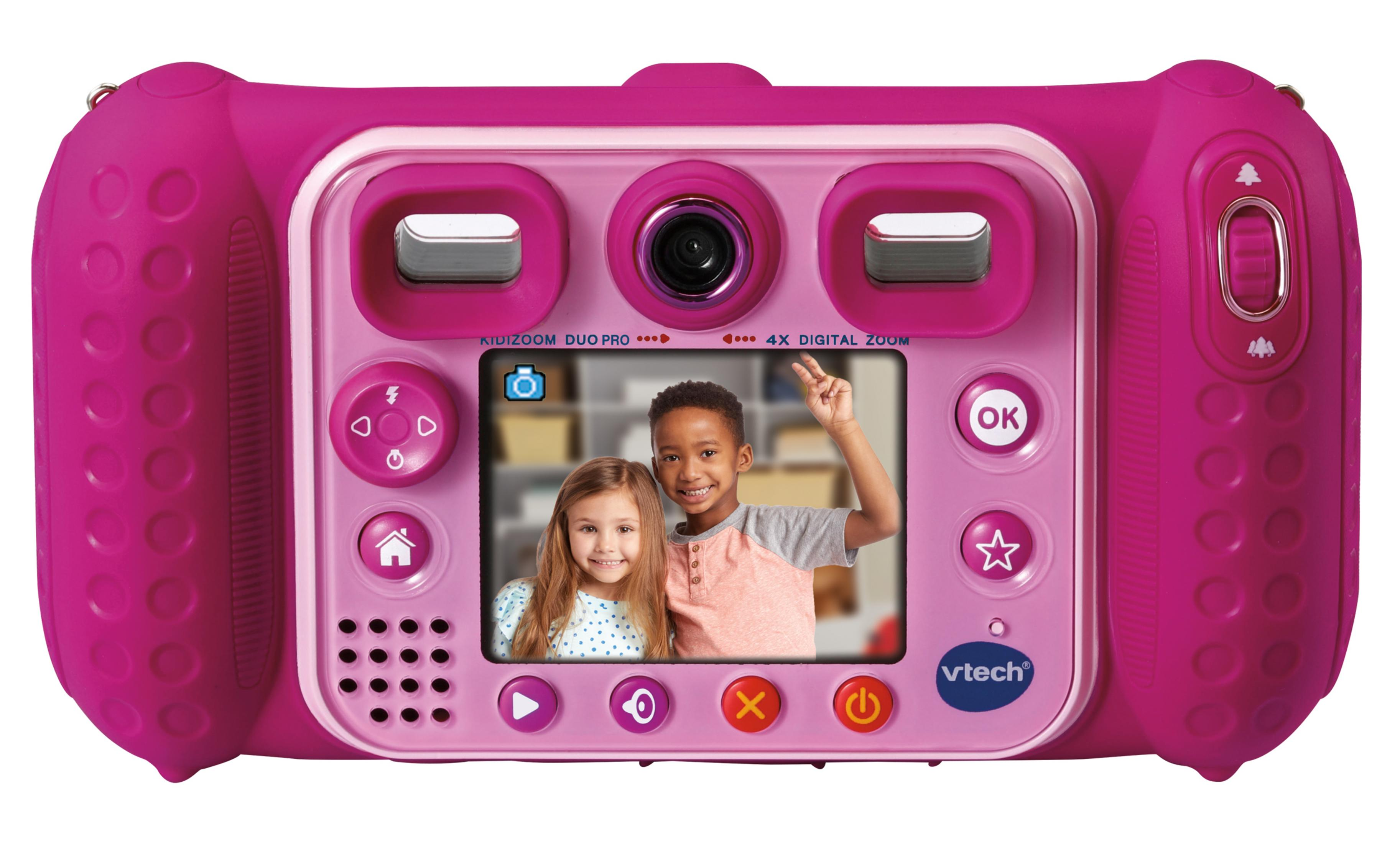 Rosa Kidizoom Duo Pro Kamera mit Bildschirm, der zwei Kinder zeigt. Es hat Knöpfe und ein Objektiv.