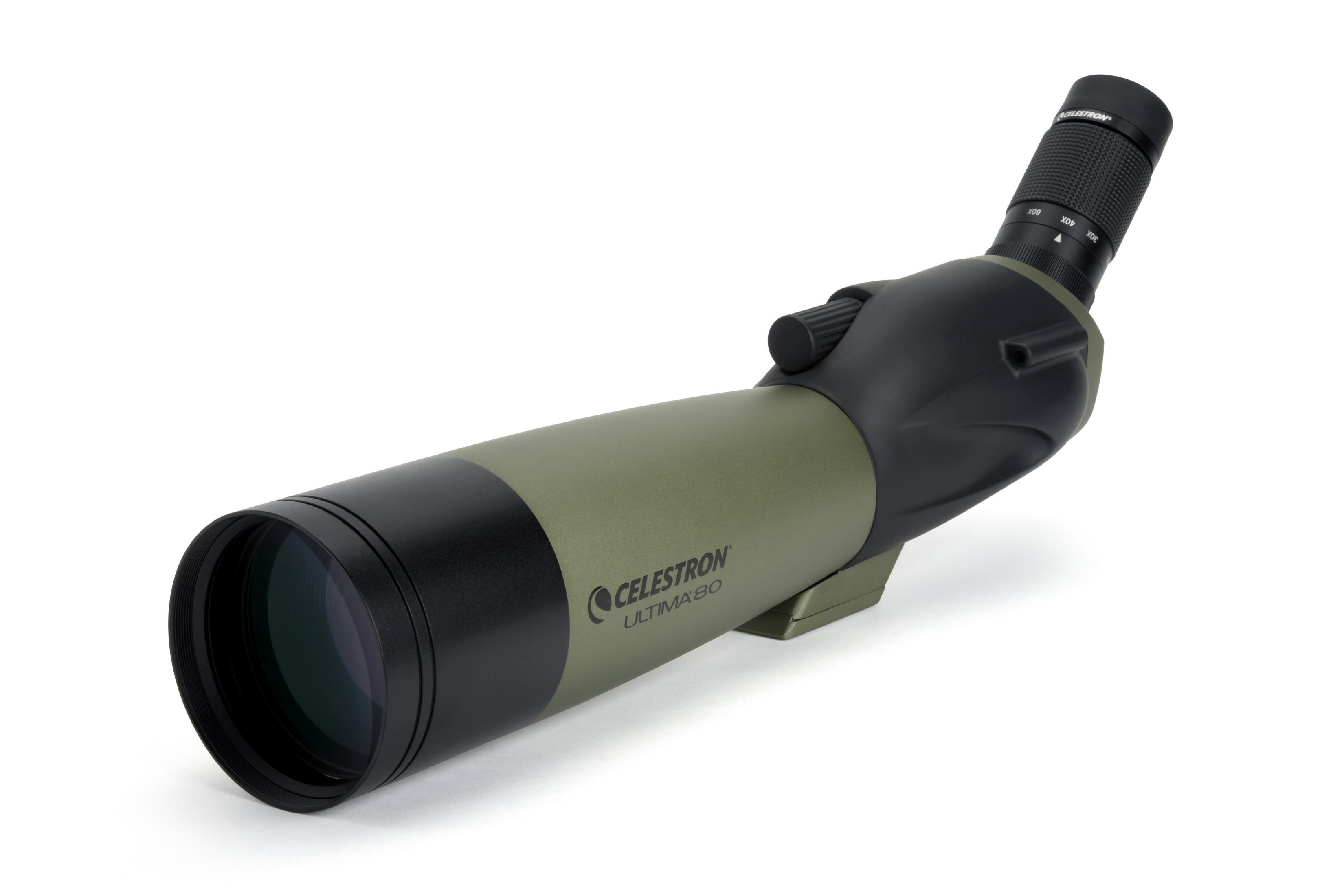 Grünes und schwarzes Celestron Ultima 80 Spektiv auf weißem Hintergrund.